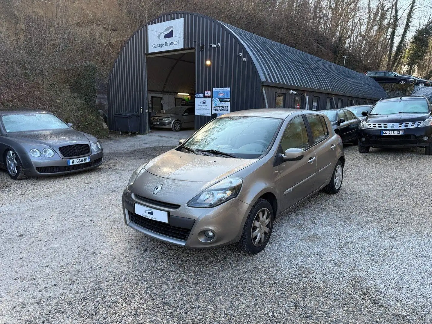 Renault Clio III 1.2i 100cv Dynamique 2e main Beige - 1