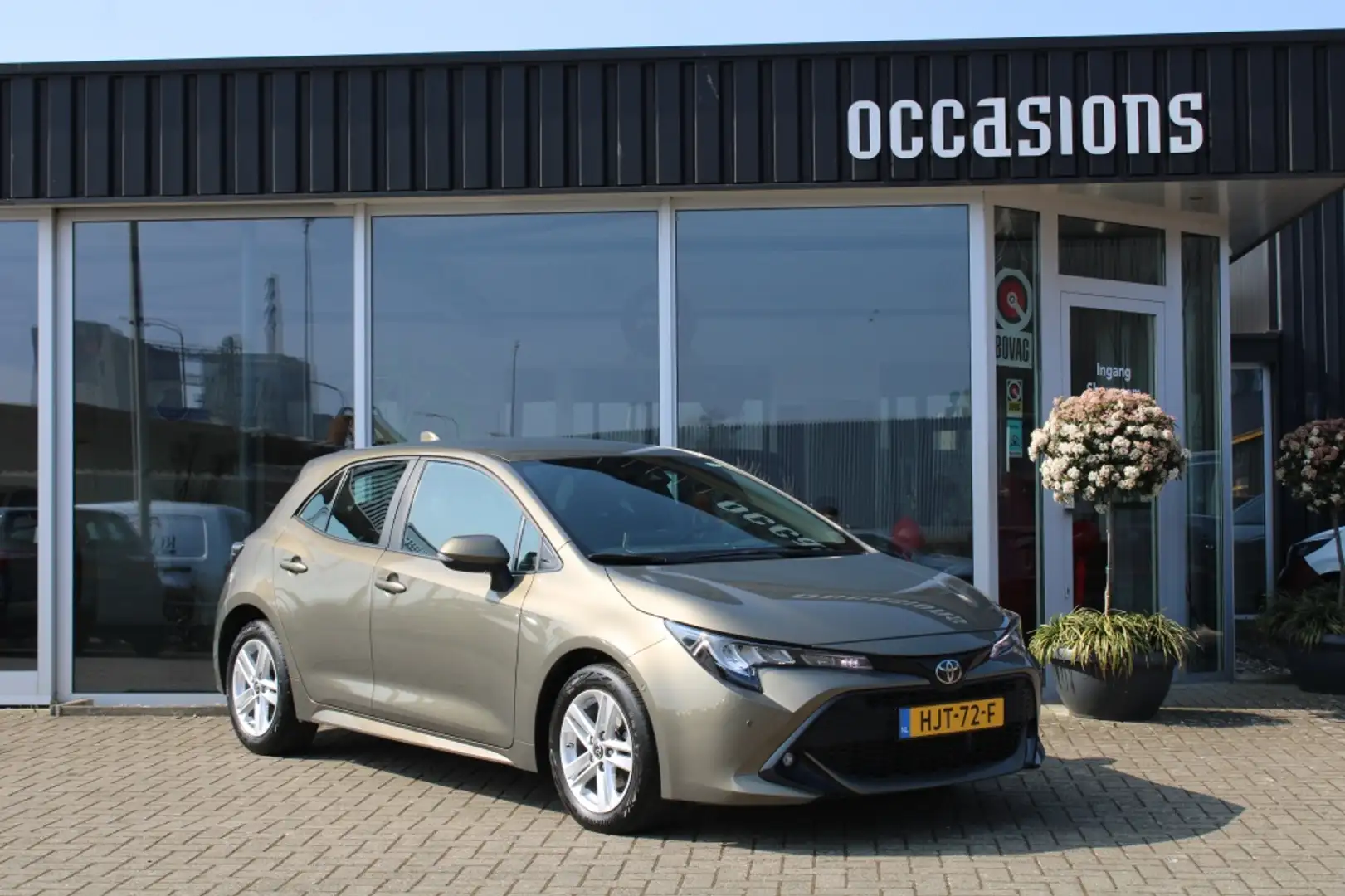 Toyota Corolla 1.2 T Dynamic Bruin - 1