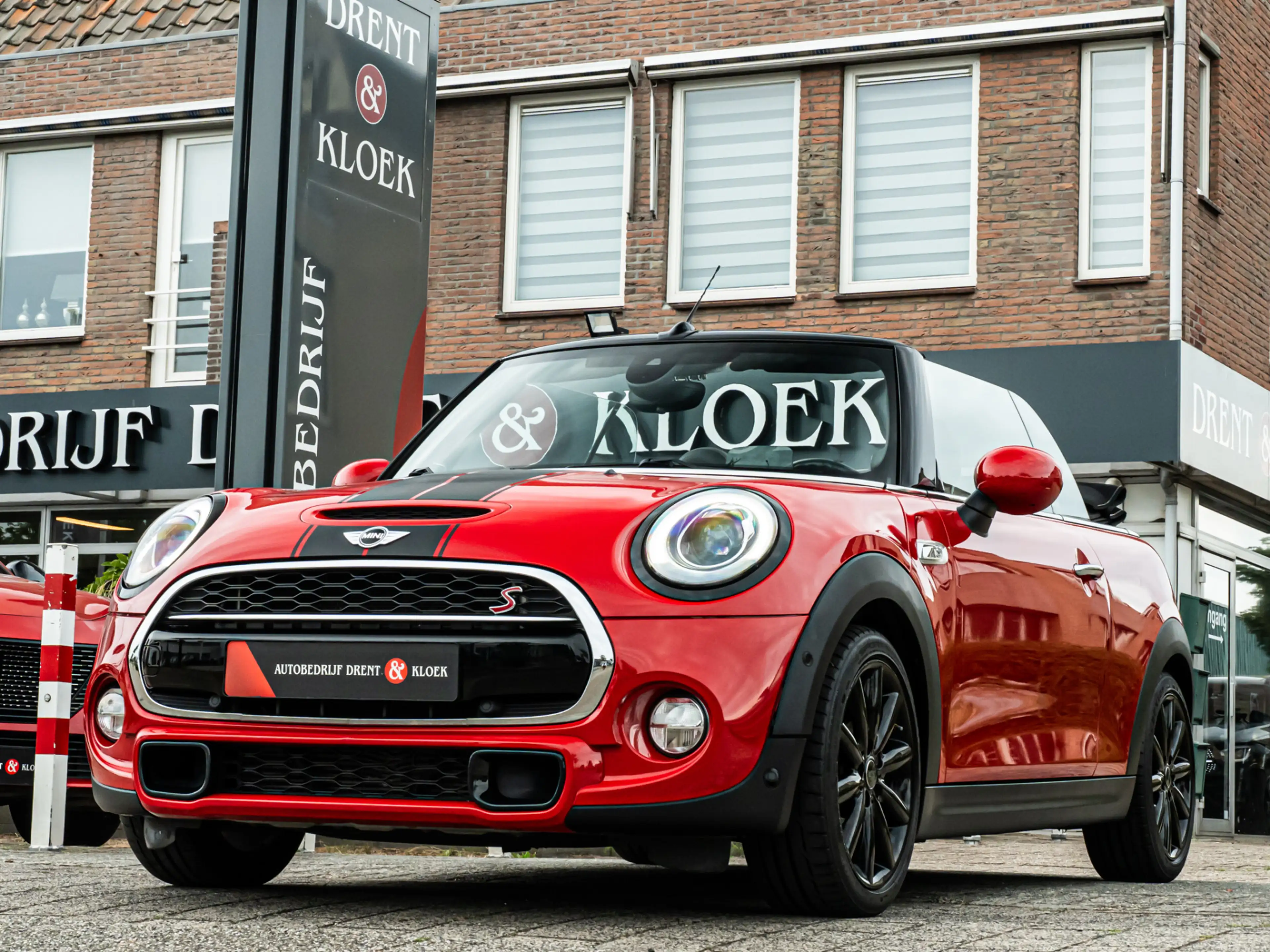 MINI Cooper S Cabrio 2.0 Chili Serious Business ORG NL HARMAN KARDON CA — photo 18