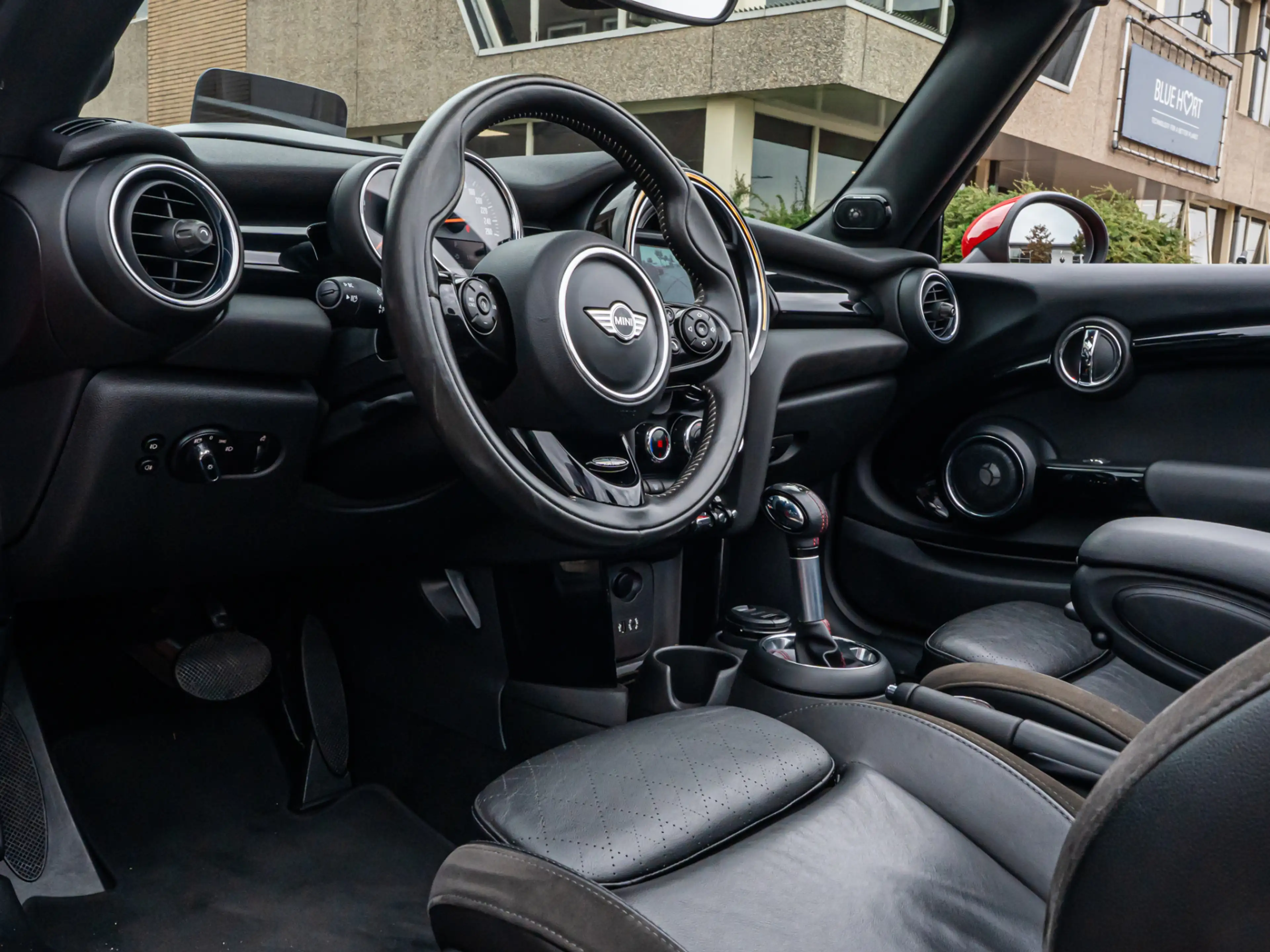 MINI Cooper S Cabrio 2.0 Chili Serious Business ORG NL HARMAN KARDON CA — photo 29