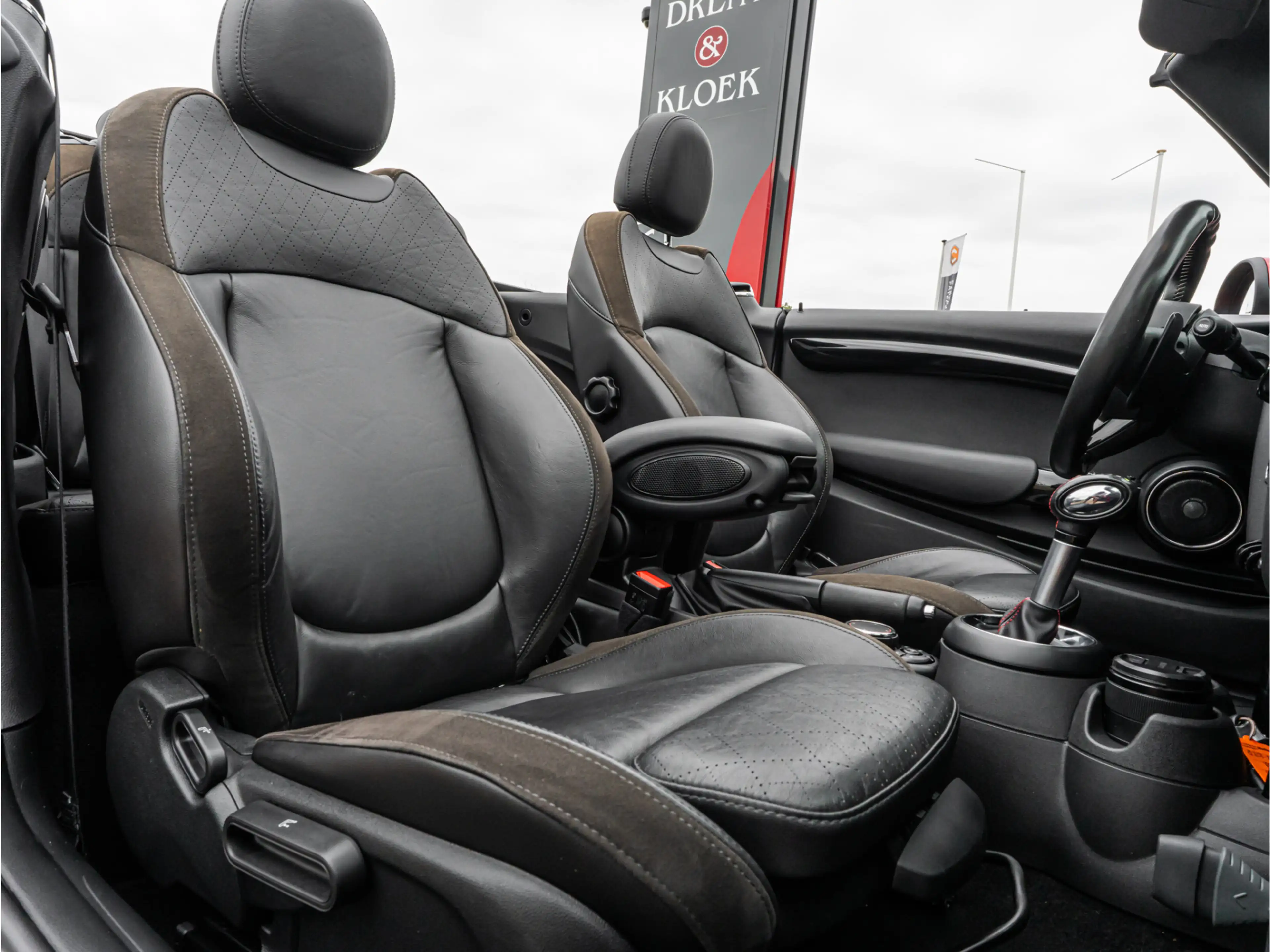 MINI Cooper S Cabrio 2.0 Chili Serious Business ORG NL HARMAN KARDON CA — photo 4