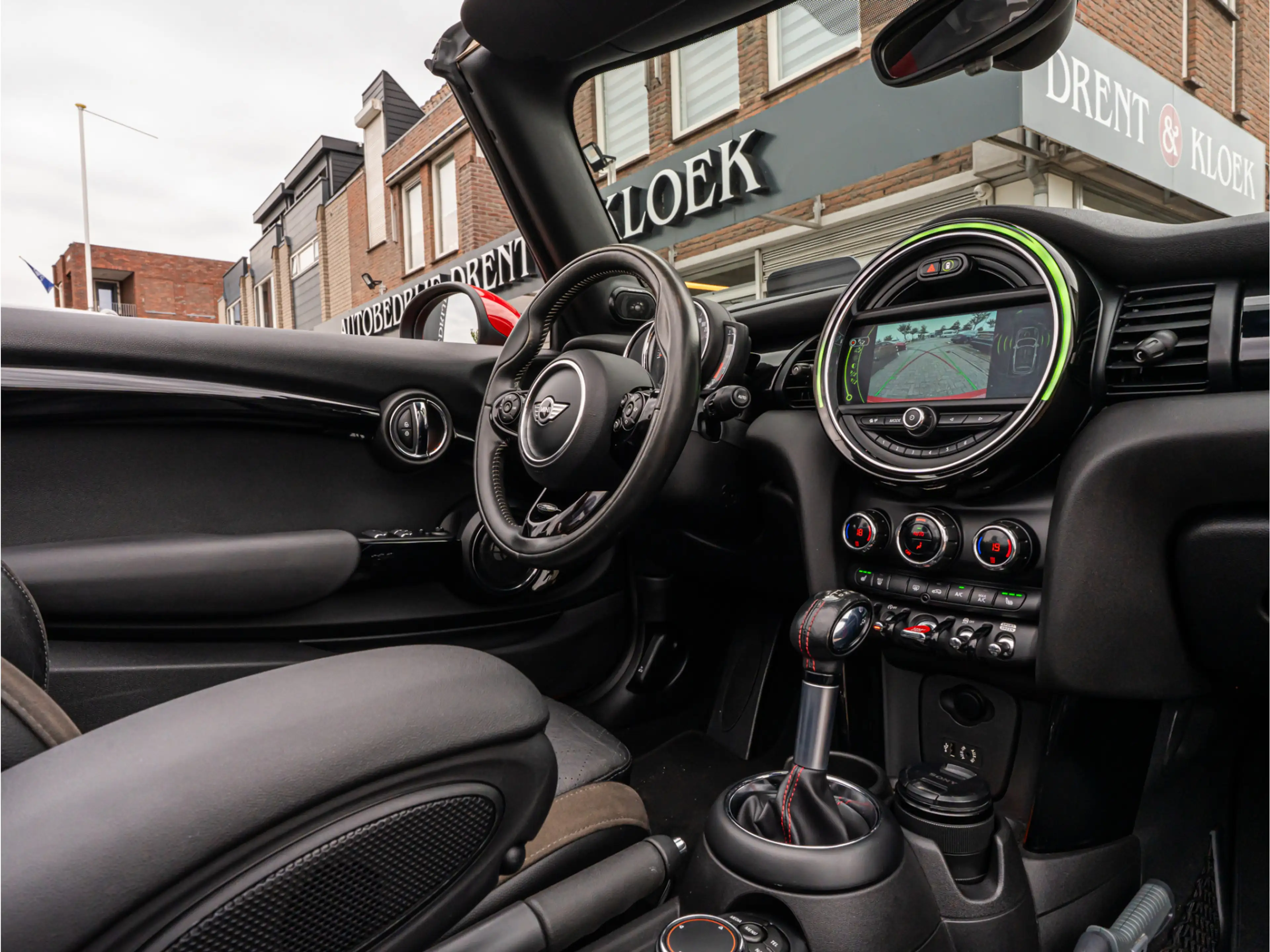 MINI Cooper S Cabrio 2.0 Chili Serious Business ORG NL HARMAN KARDON CA — photo 17