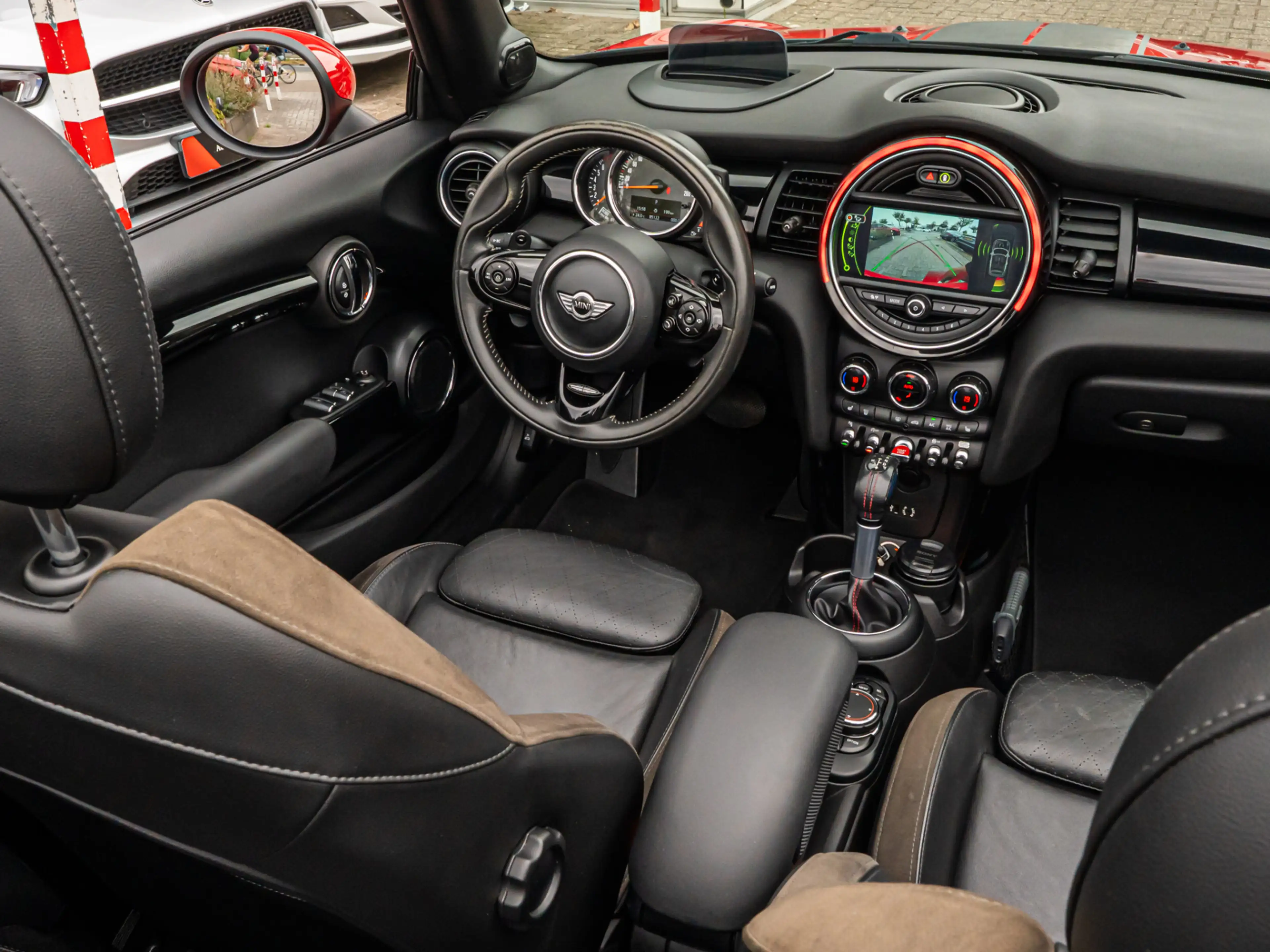 MINI Cooper S Cabrio 2.0 Chili Serious Business ORG NL HARMAN KARDON CA — photo 2