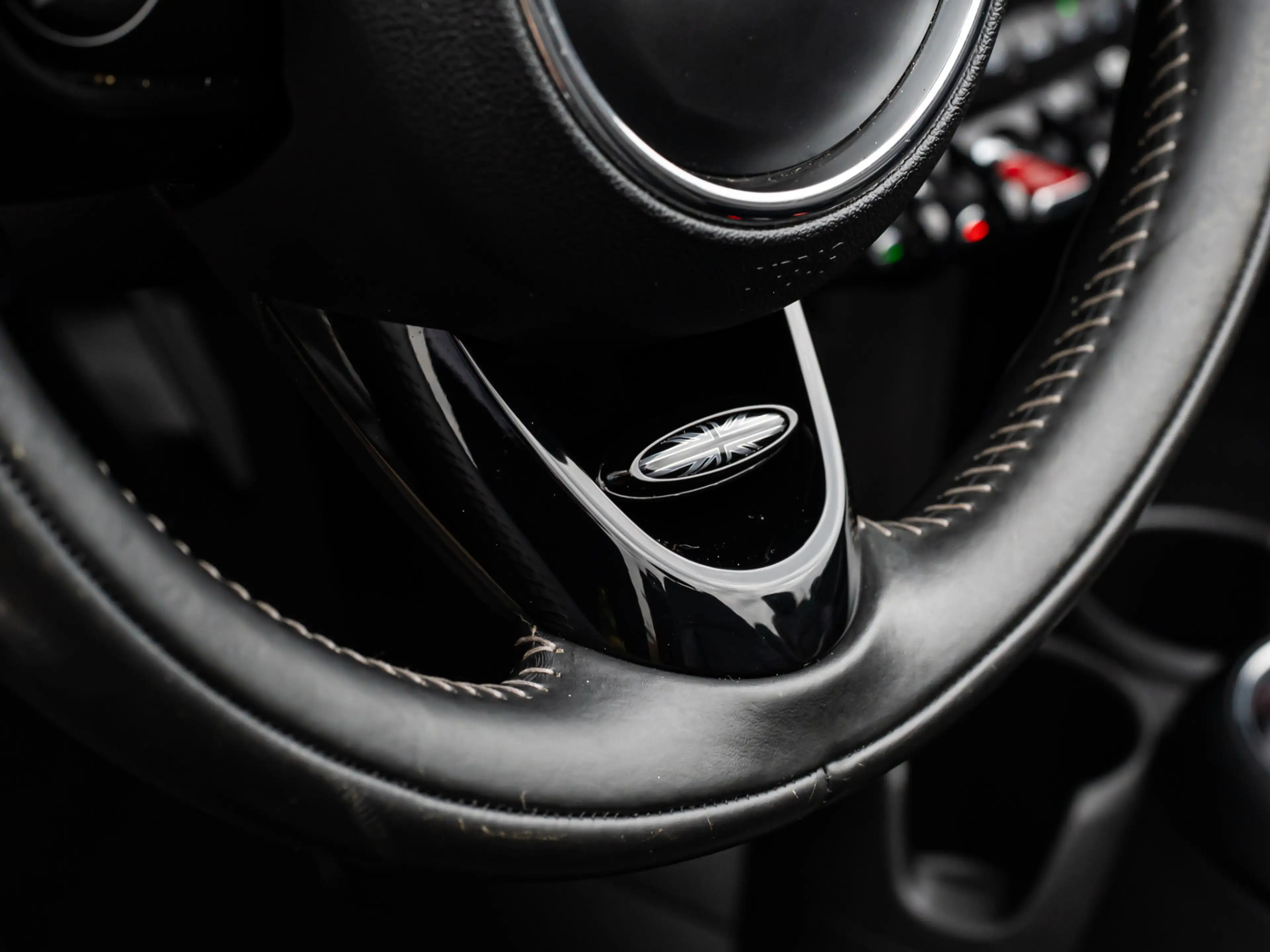 MINI Cooper S Cabrio 2.0 Chili Serious Business ORG NL HARMAN KARDON CA — photo 27