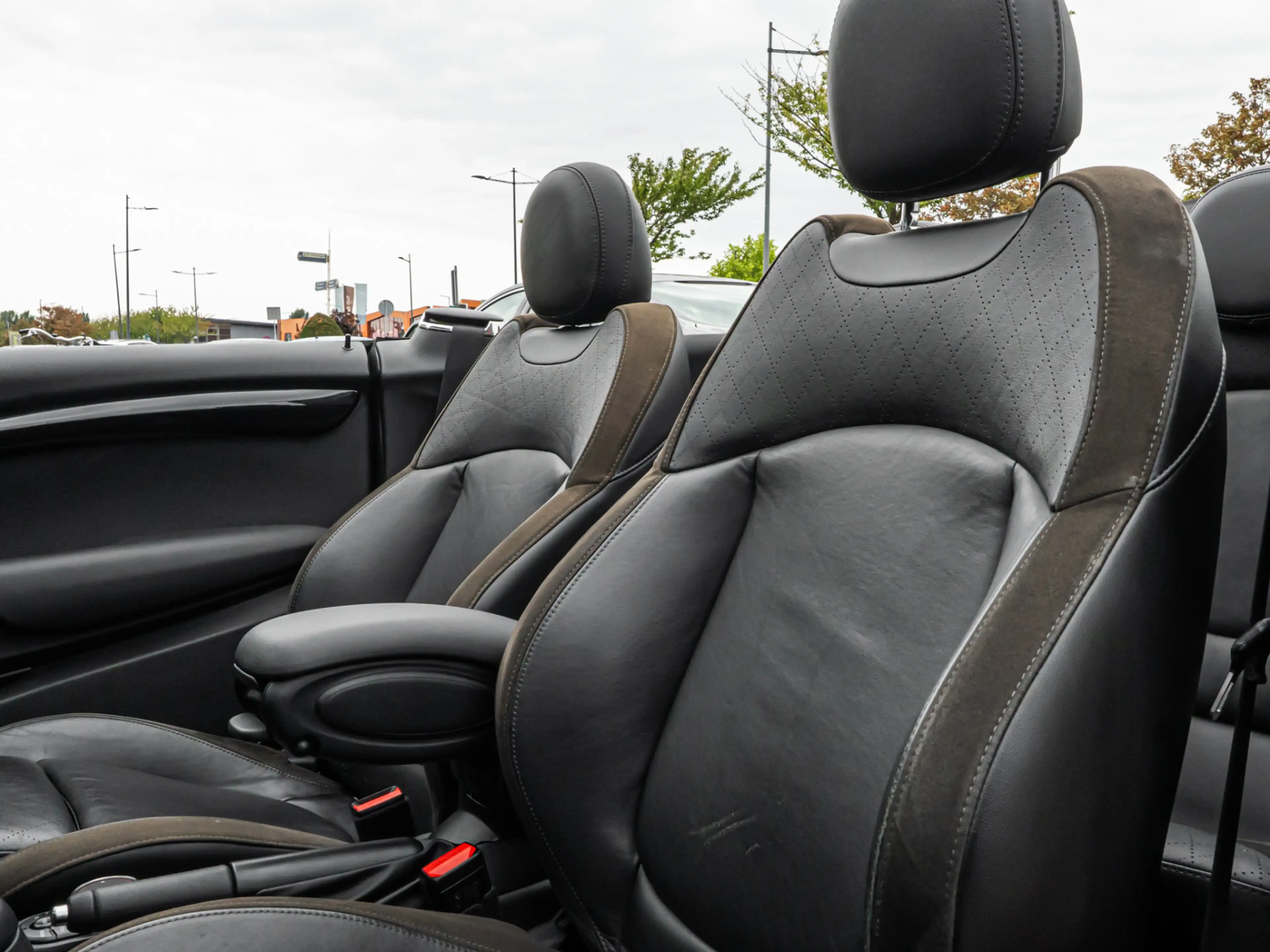 MINI Cooper S Cabrio 2.0 Chili Serious Business ORG NL HARMAN KARDON CA — photo 19