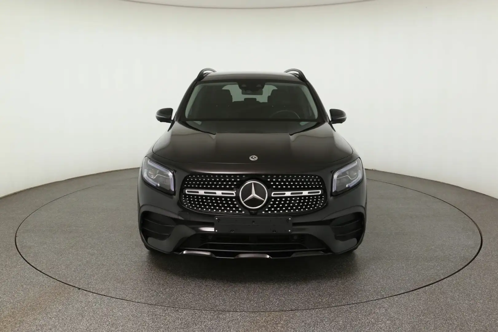 Mercedes-Benz GLB 250 AMG Line 4Matic (E6d) PANO+LED+NAVI+AHK+360+ACC+ Чорний - 2