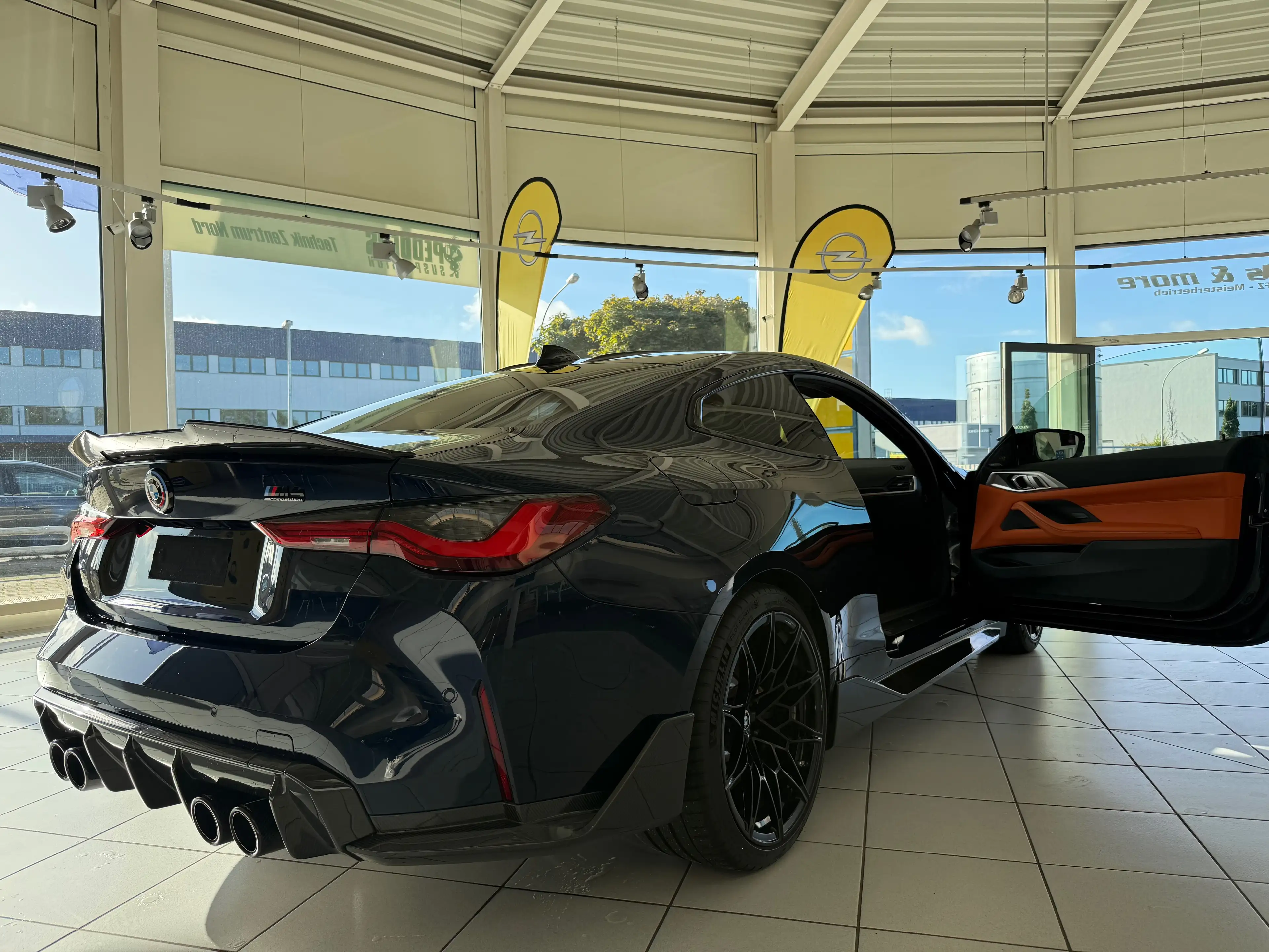 BMW M4 Competition — photo 7