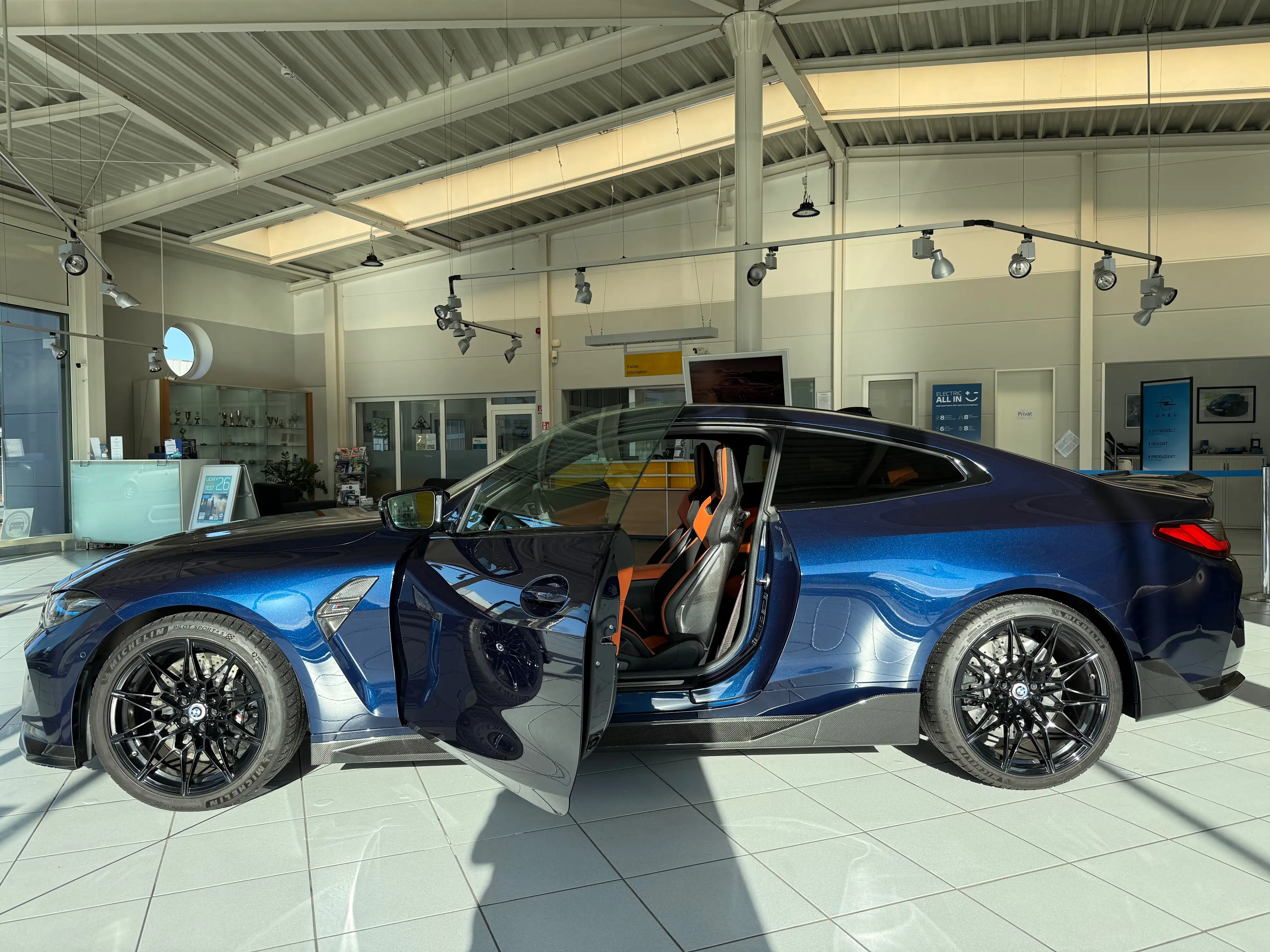 BMW M4 Competition — photo 4