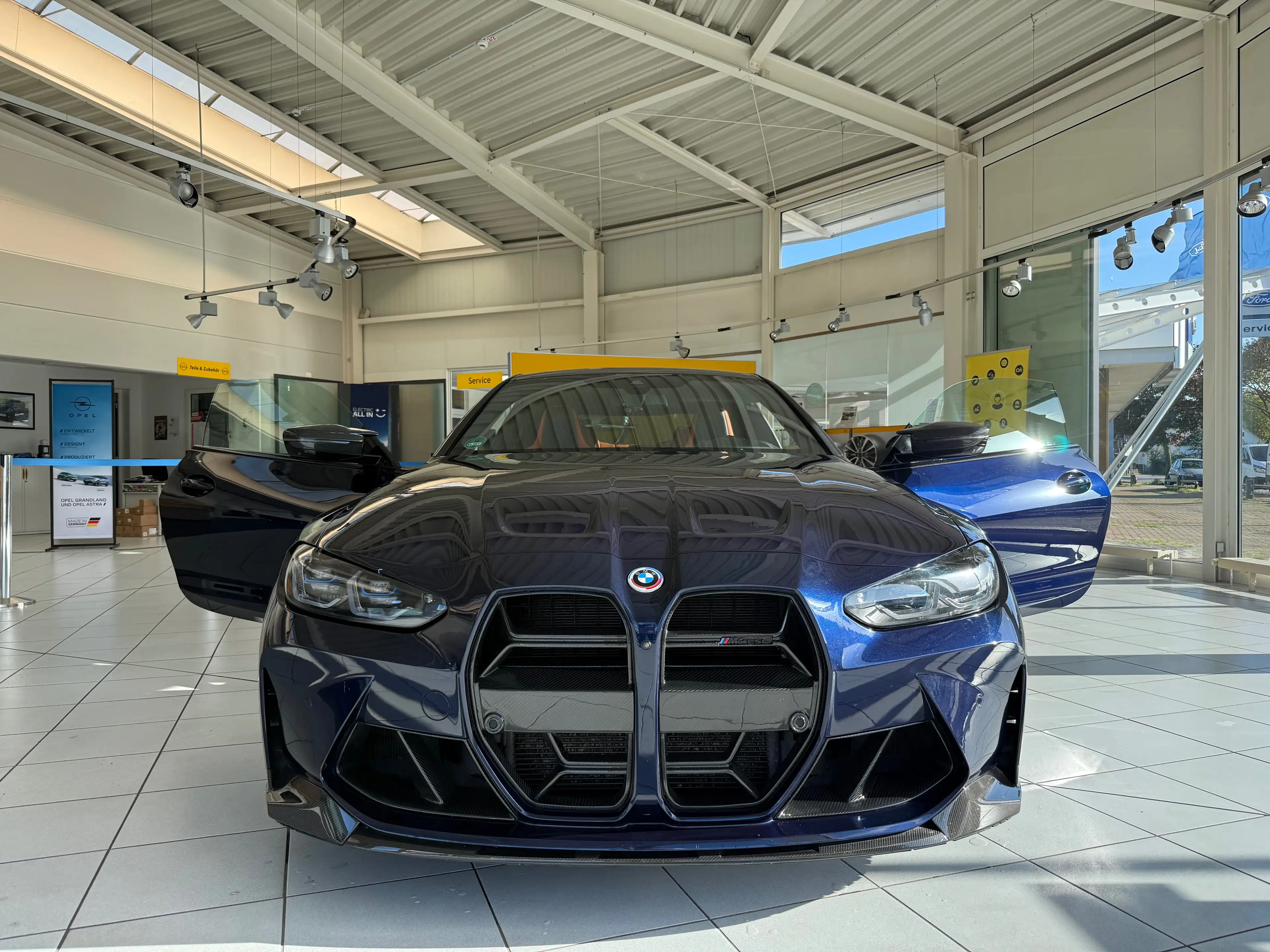 BMW M4 Competition — photo 2