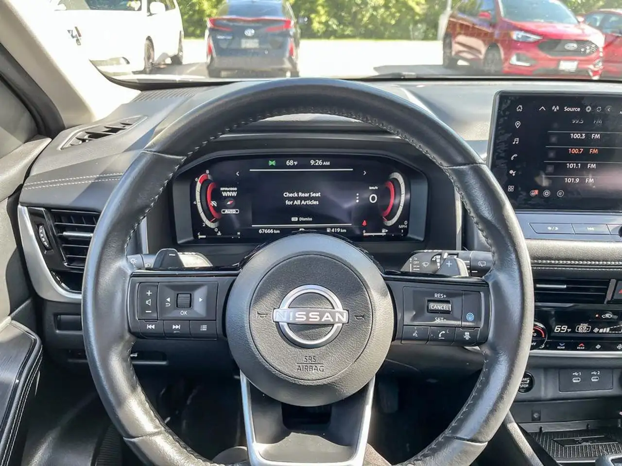 Nissan Rogue снимка Nissan Rogue