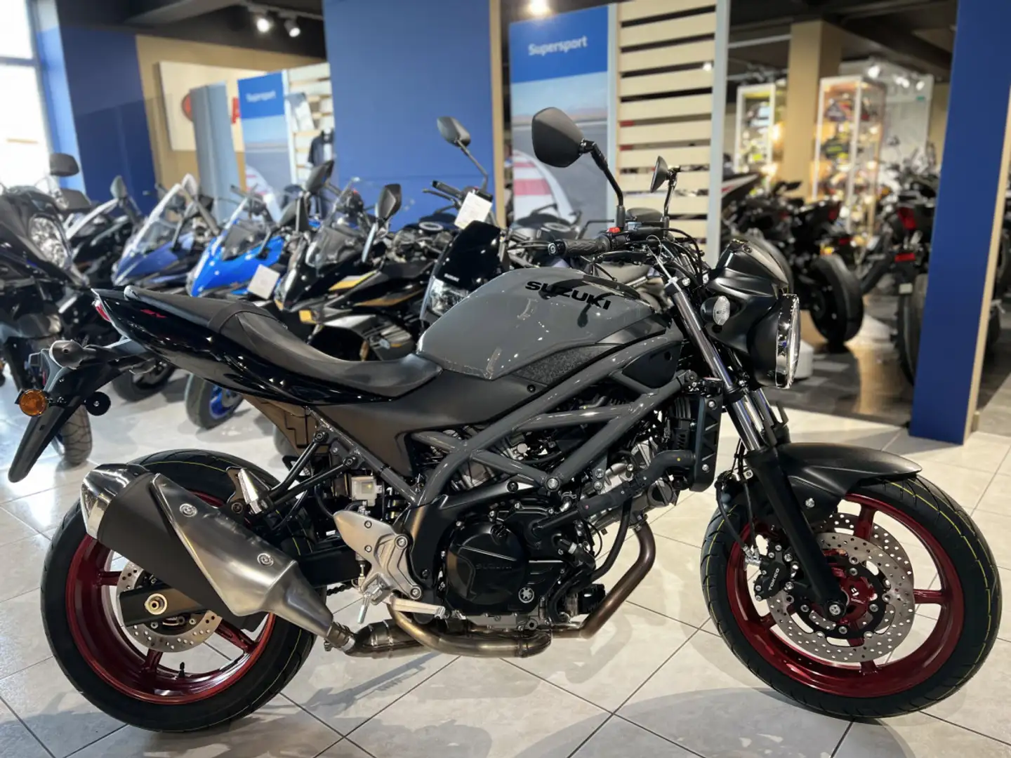 Suzuki SV 650 Grijs - 1