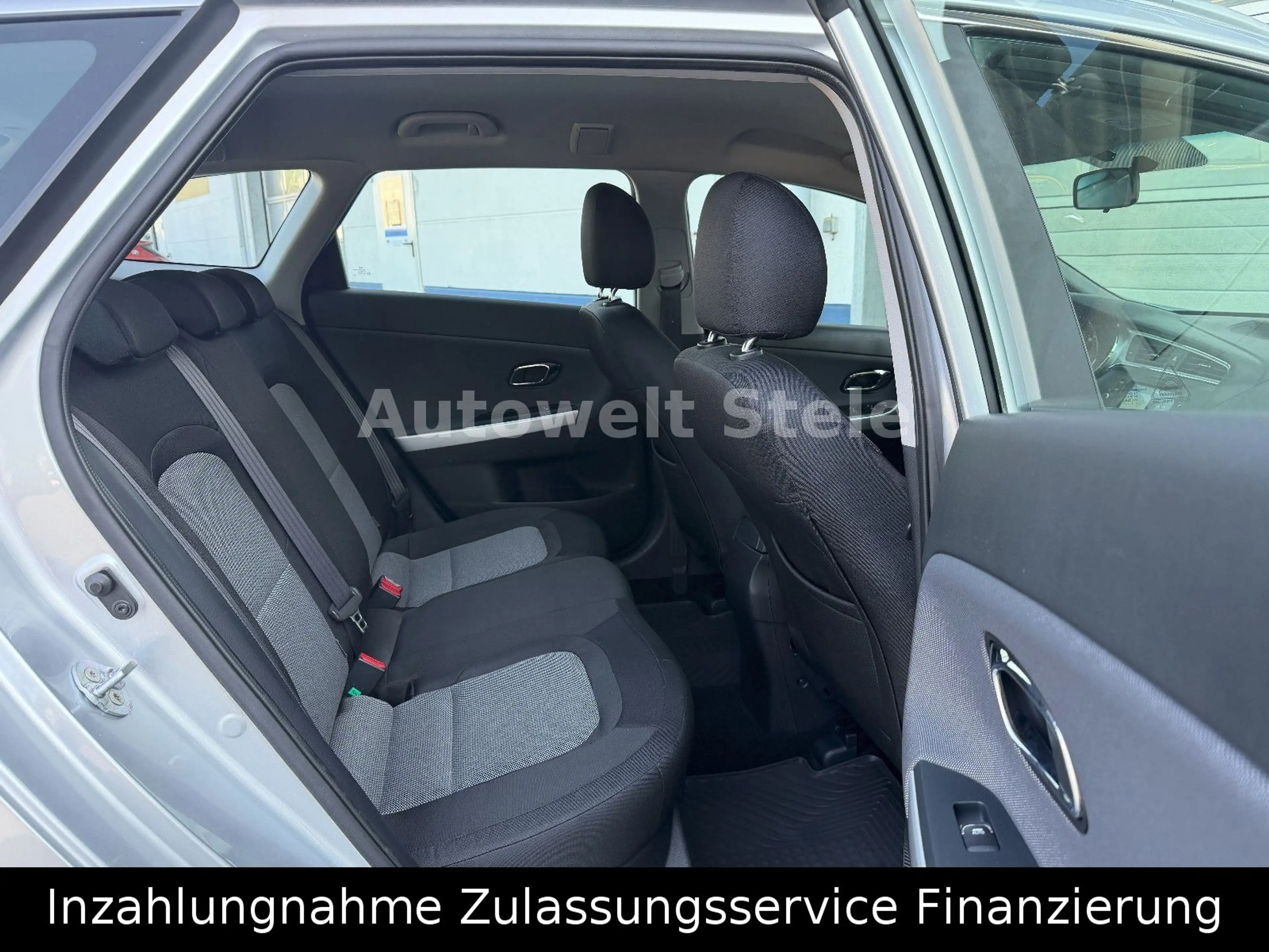 Kia Ceed SW / cee'd SW Navi SHZ PDC Kamera — photo 10