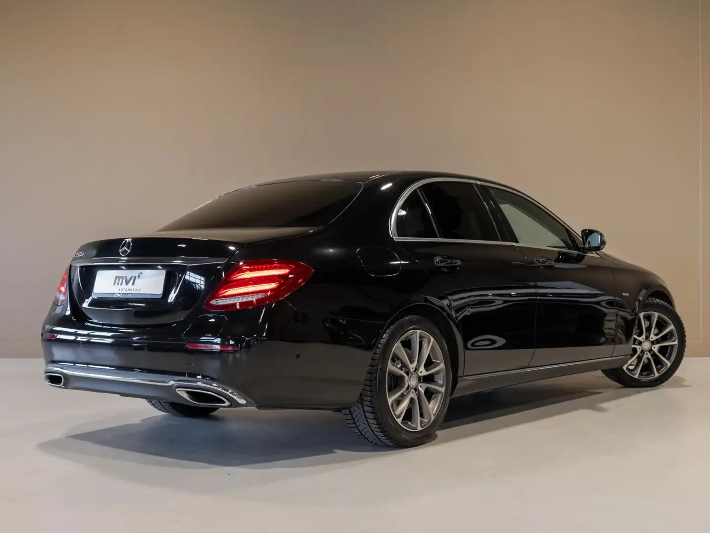 Mercedes-Benz E 350 e Lease Edition / 286pk / Stoelverwarming / Apple Zwart - 2