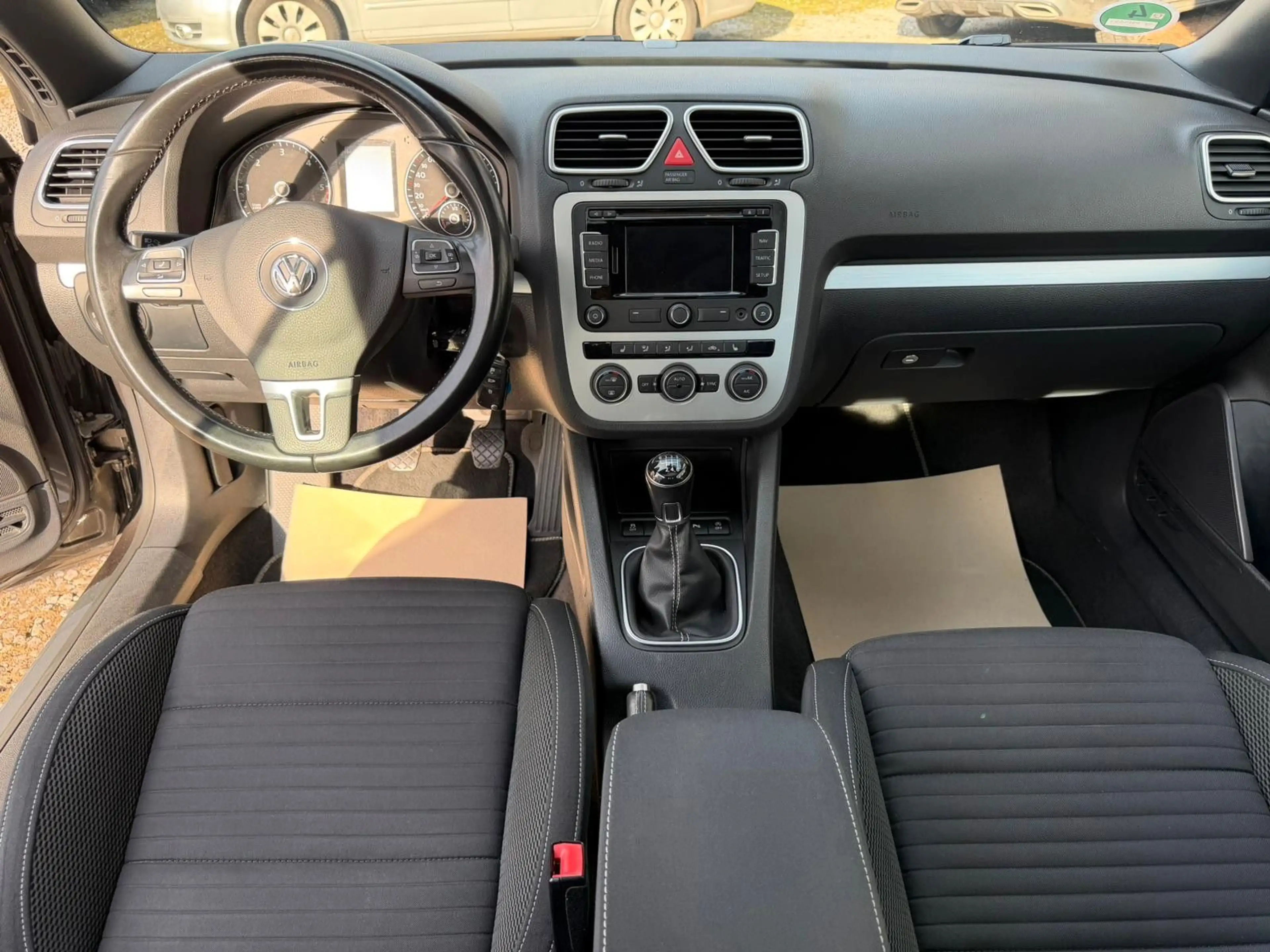 Volkswagen Eos 2.0 TDI Cup BMT*TÜV neu*PDC*Klima*Navi — photo 5