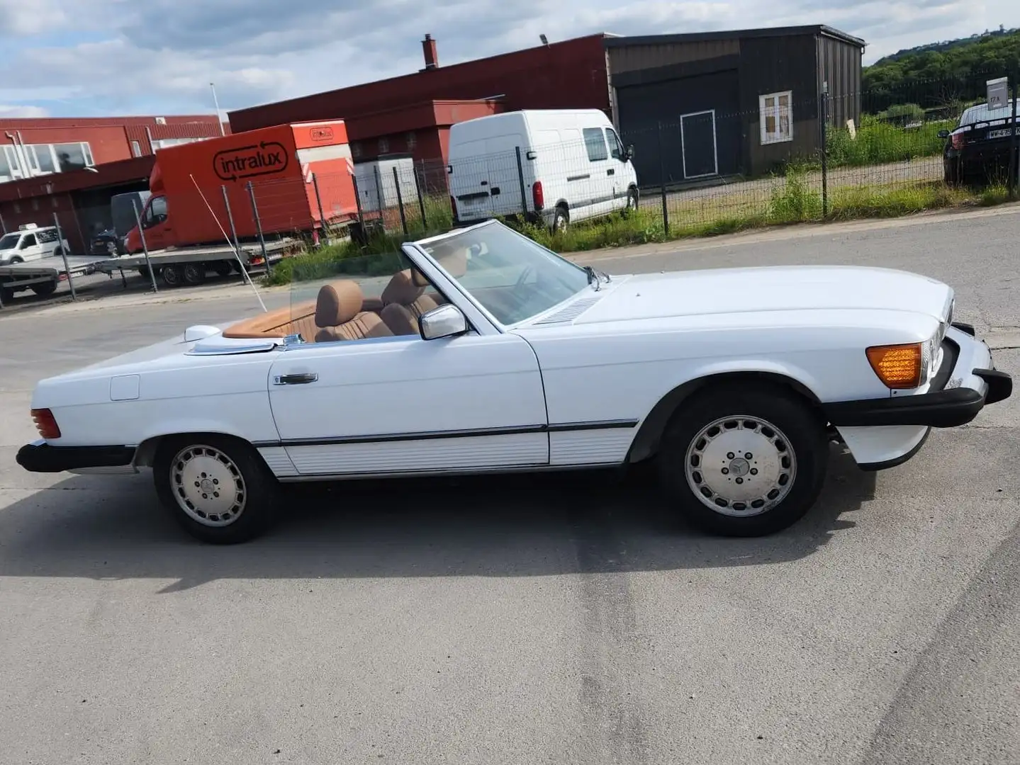 Mercedes-Benz SL 560 White - 1