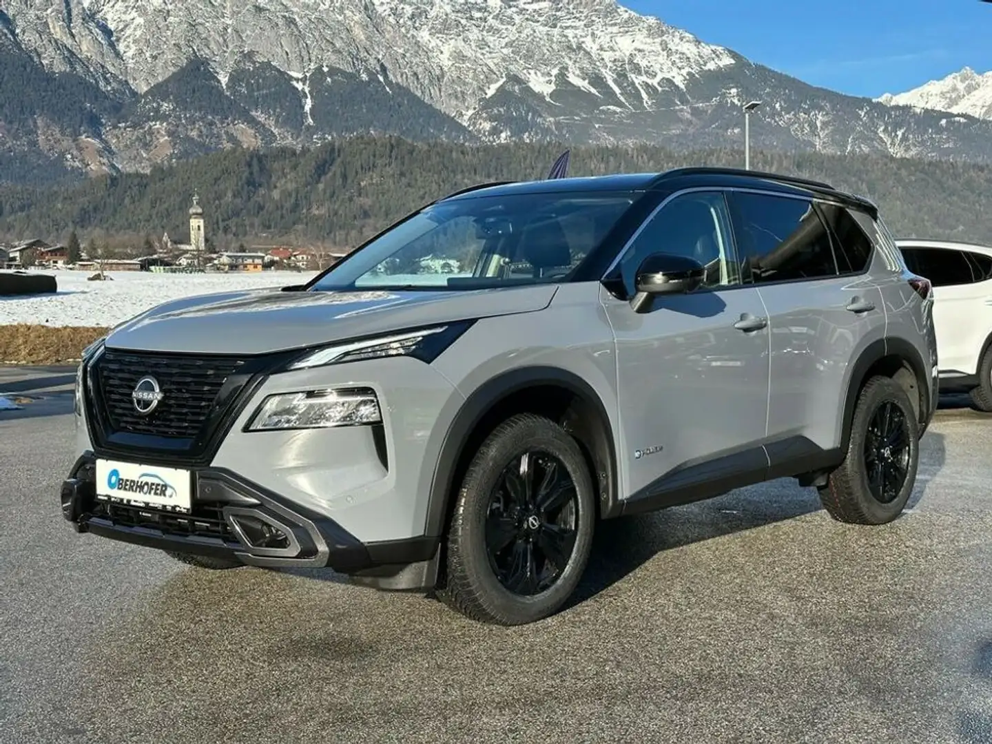 Nissan X-Trail 1,5 N-Trek e-4ORCE 214PS Allrad 7Sitzer Grau - 2