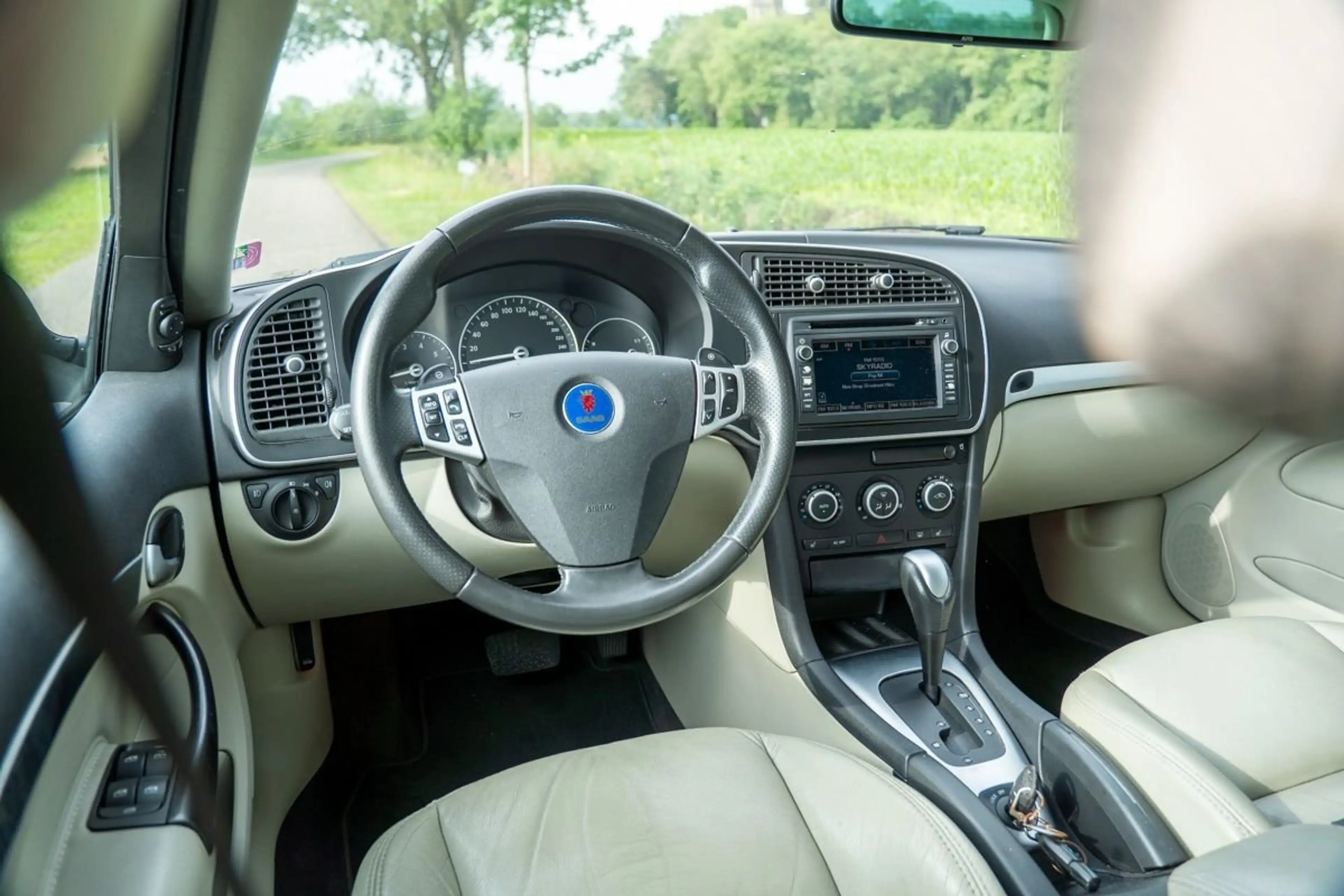Saab 9-3 1.8t Vector — photo 12