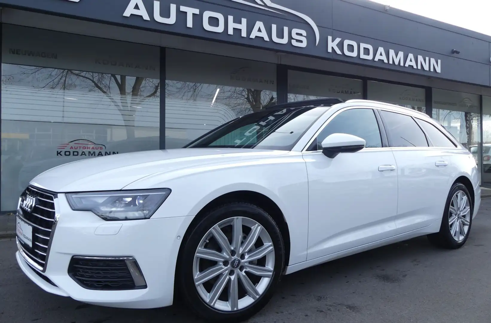 Audi A6 Avant 40 TDI design*LED*Leder*Panorama*AHK* Белый - 1