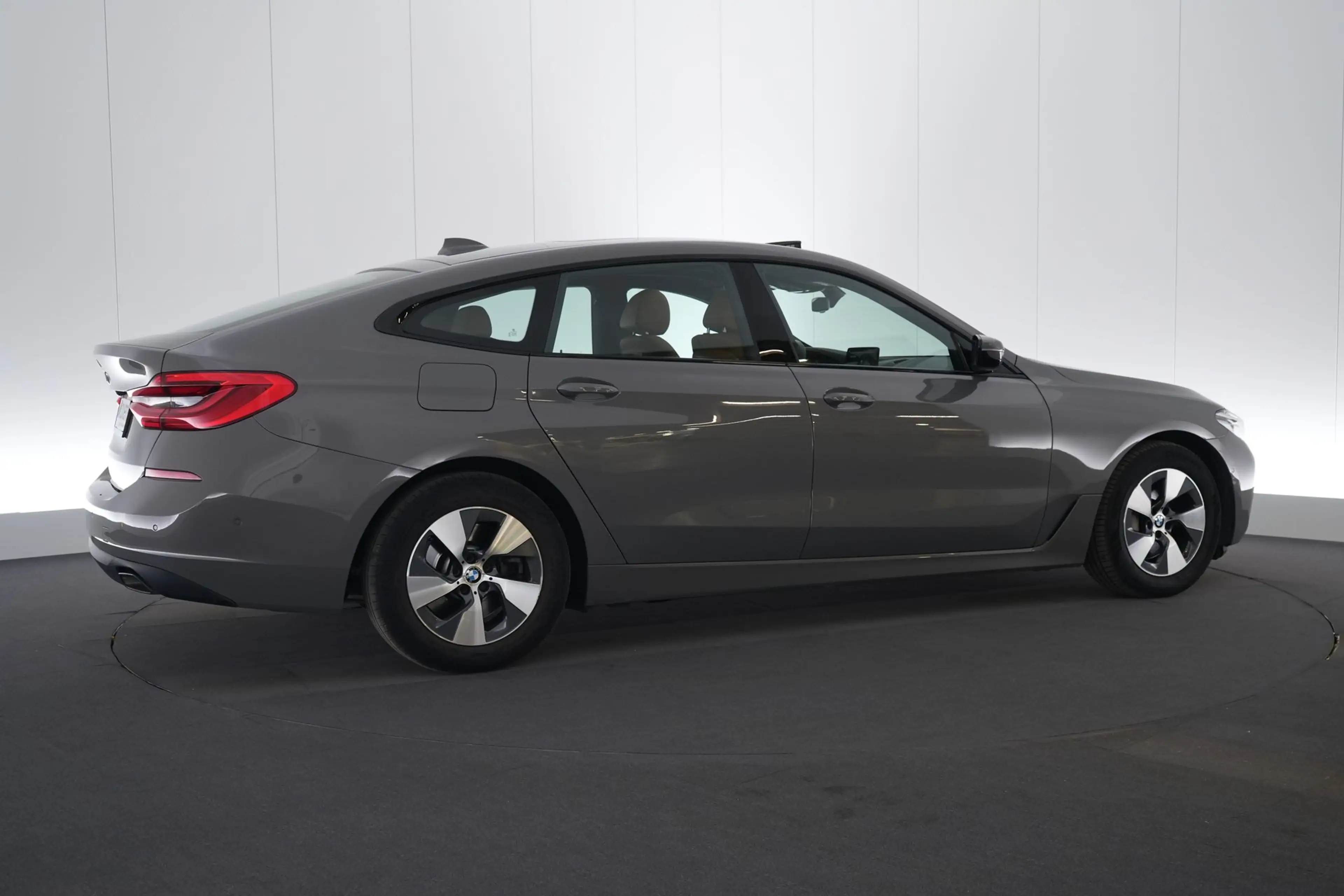 BMW 630 6 Gran Turismo 630iA MHEV LEDER/CUIR LED GPS PDC C — photo 6