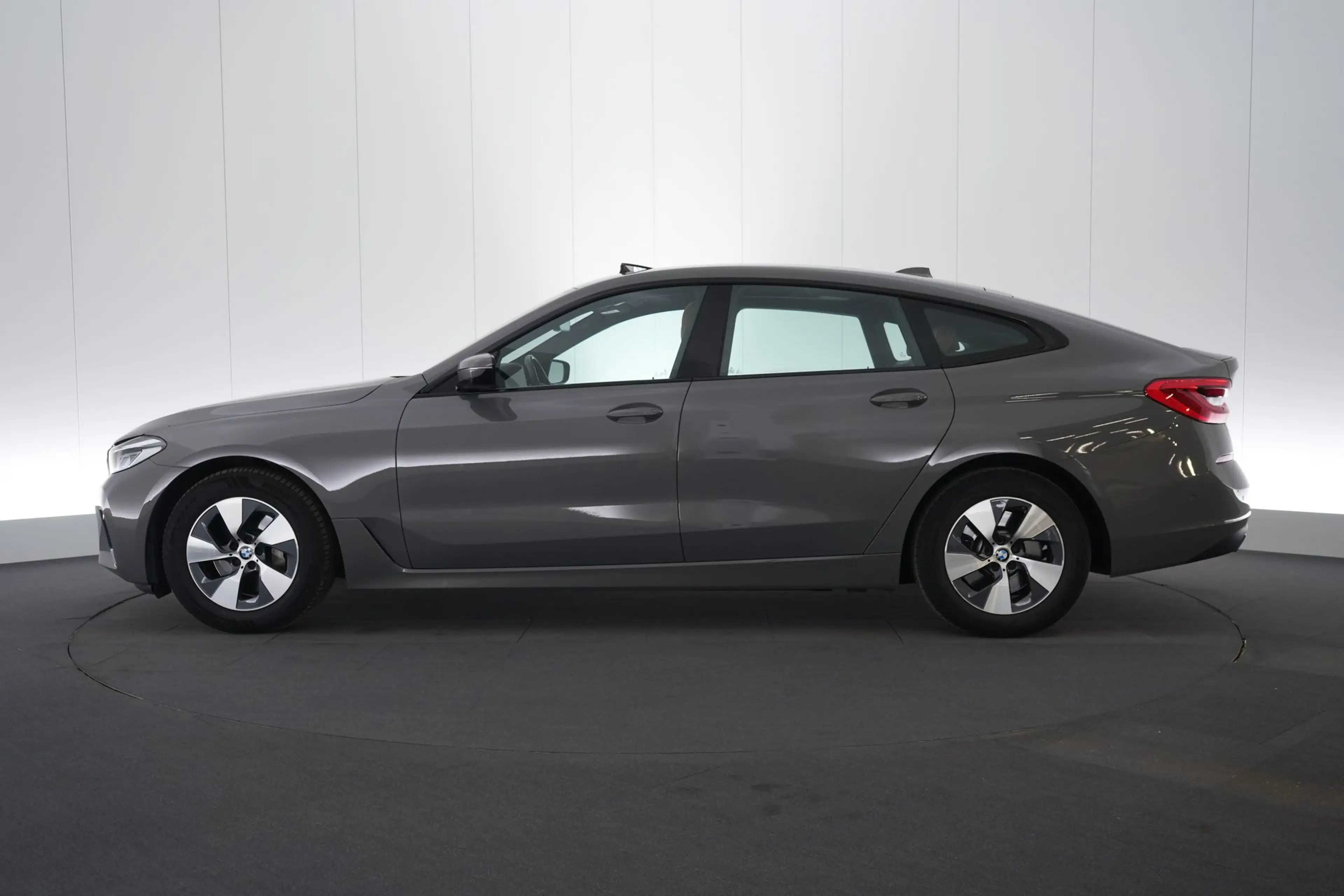 BMW 630 6 Gran Turismo 630iA MHEV LEDER/CUIR LED GPS PDC C — photo 11