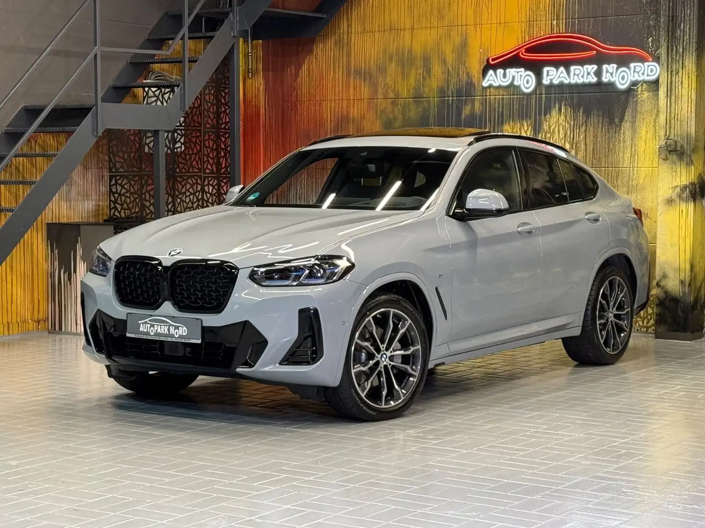 BMW X4 xDrive 30d M Sport LASER~STANDHZG~PANO~KAMERA Grau - 1