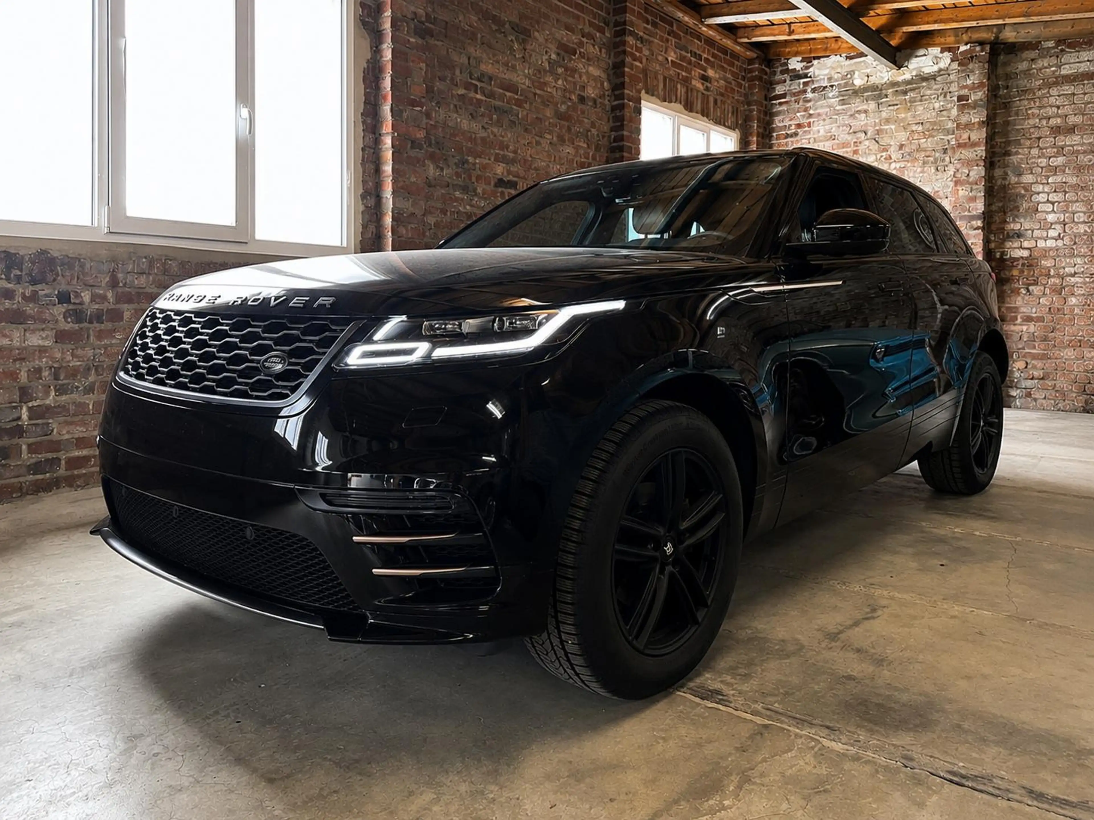 Land Rover Range Rover Velar Range Rover Velar Diesel 2.0d R-Dynamic SE — photo 6