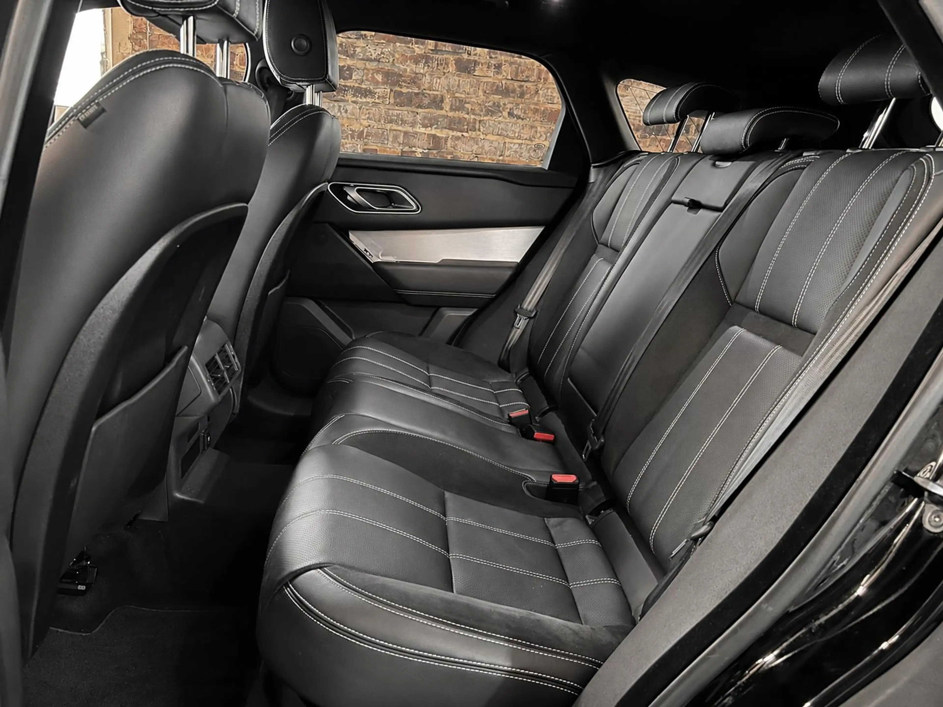 Land Rover Range Rover Velar Range Rover Velar Diesel 2.0d R-Dynamic SE — photo 14