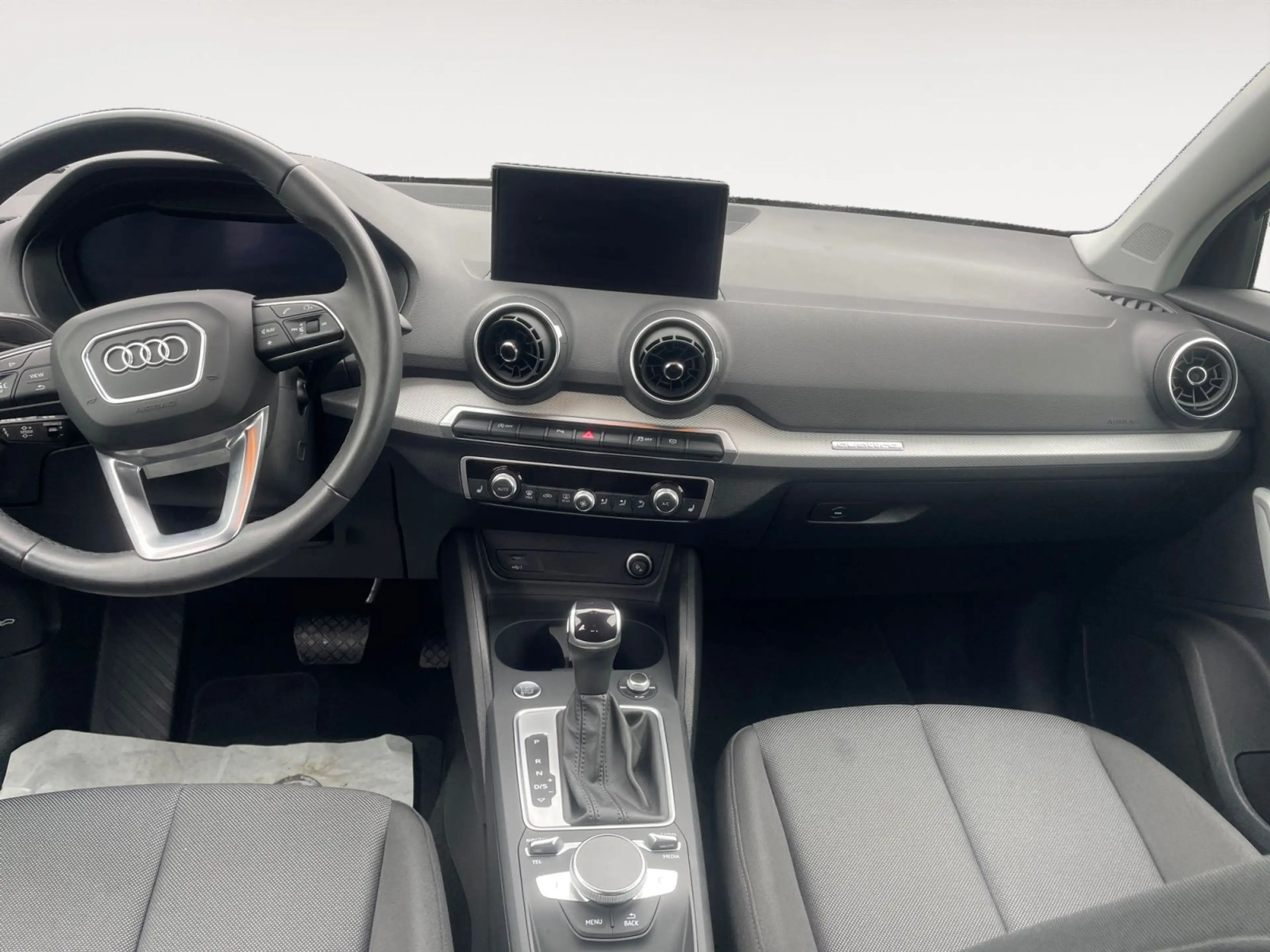 Audi Q2 40 TFSI qu. S-tronic advanced *AHK*LED*Navi* — photo 11