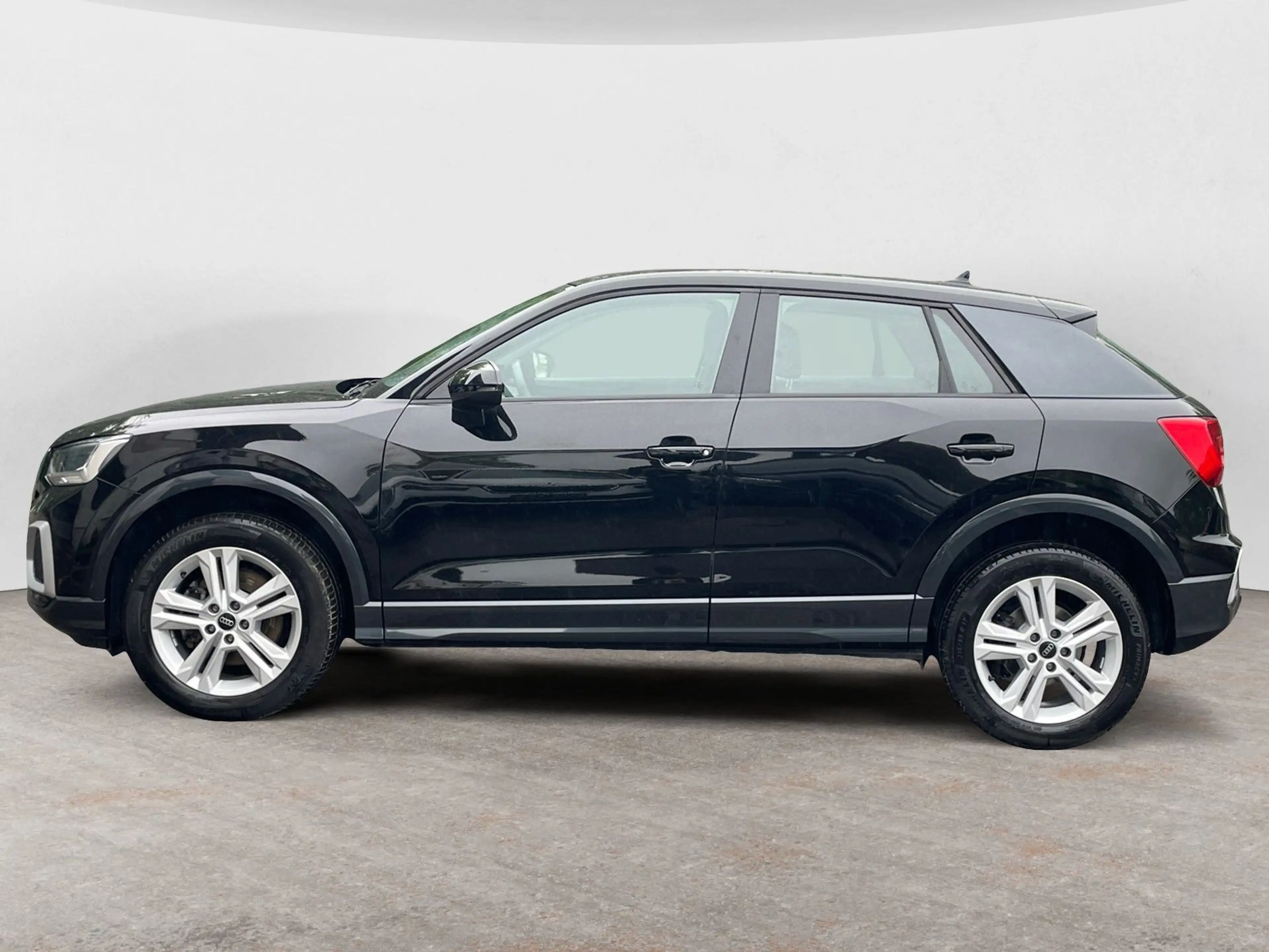 Audi Q2 40 TFSI qu. S-tronic advanced *AHK*LED*Navi* — photo 3