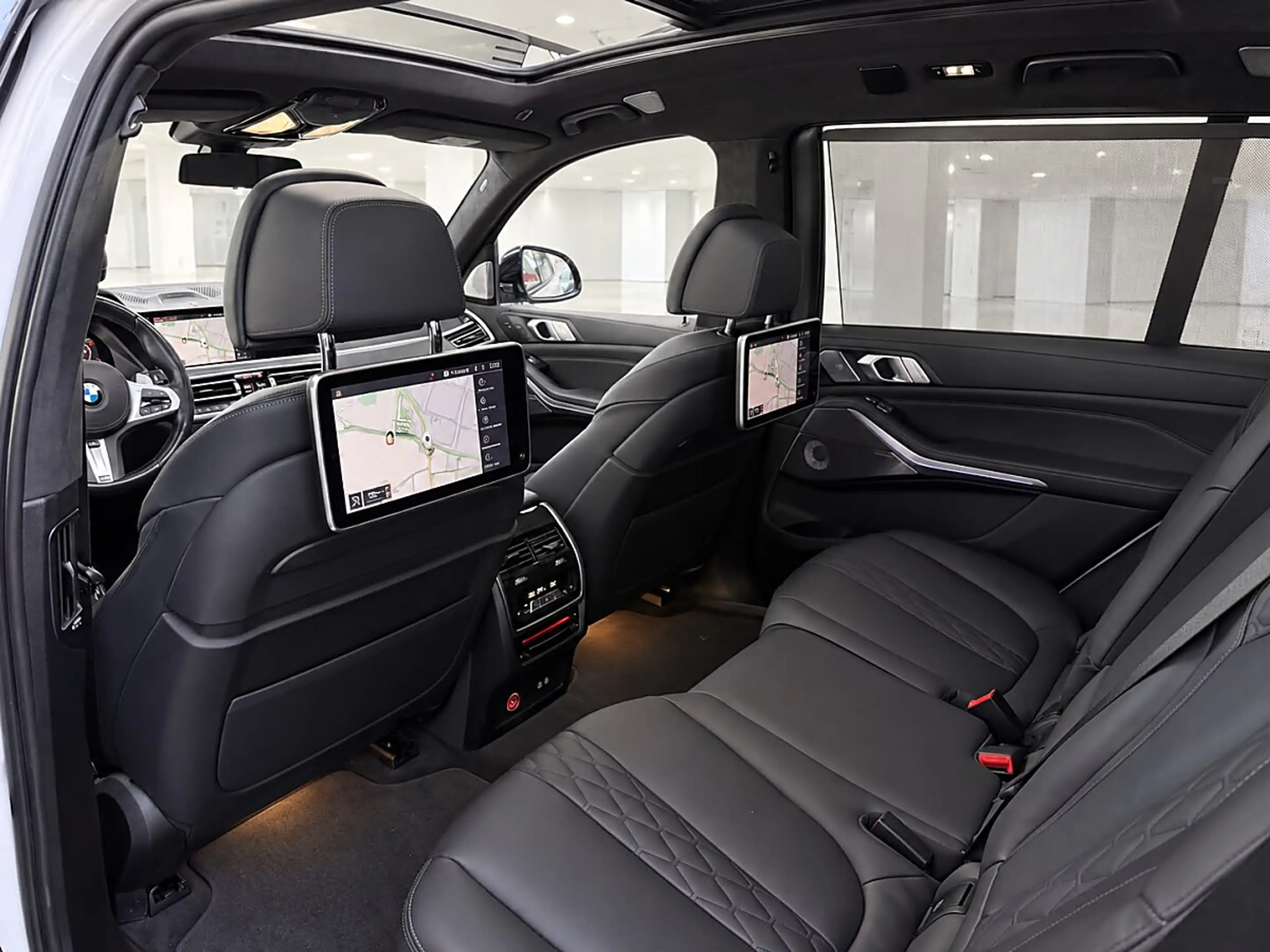 BMW X7 M 50i Aut.-Mwst-Ausweisbar-7-Sitzer-Gepflegt-1-Be... — photo 12
