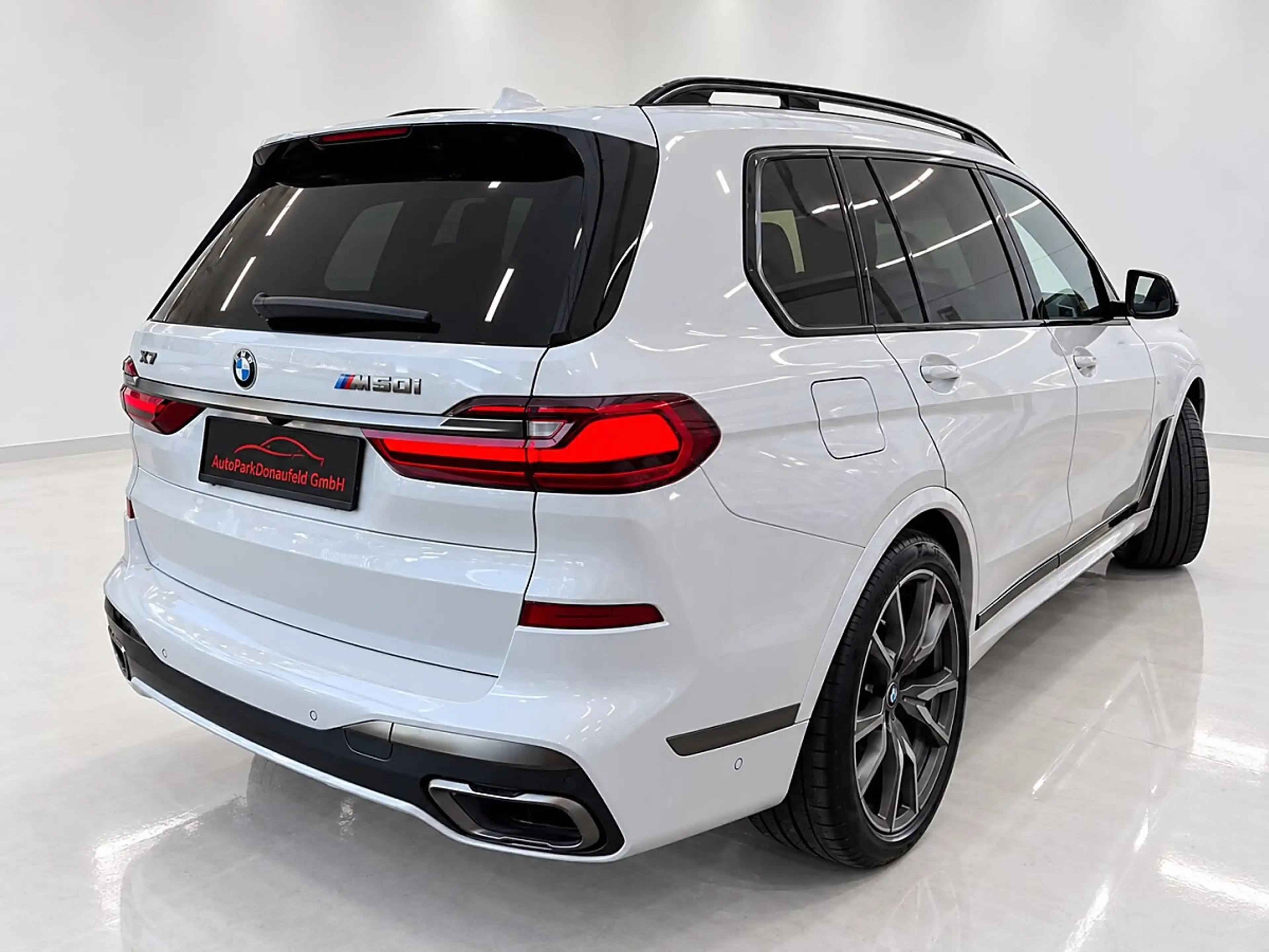 BMW X7 M 50i Aut.-Mwst-Ausweisbar-7-Sitzer-Gepflegt-1-Be... — photo 4