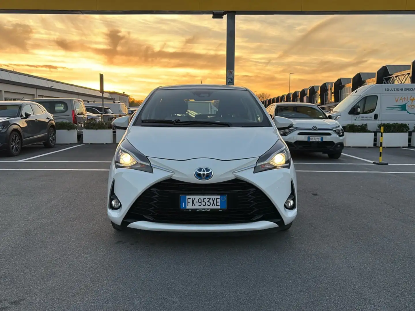 Toyota Yaris Yaris 1.5 Hybrid 5 porte Active Bianco - 2
