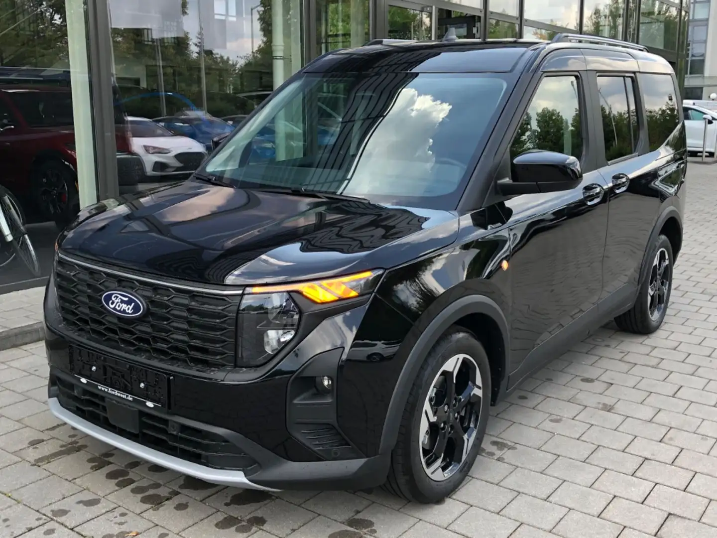 Ford Tourneo Courier 986 Tourneo Courier 1.0 EcoBoost Autom. Active Schwarz - 2