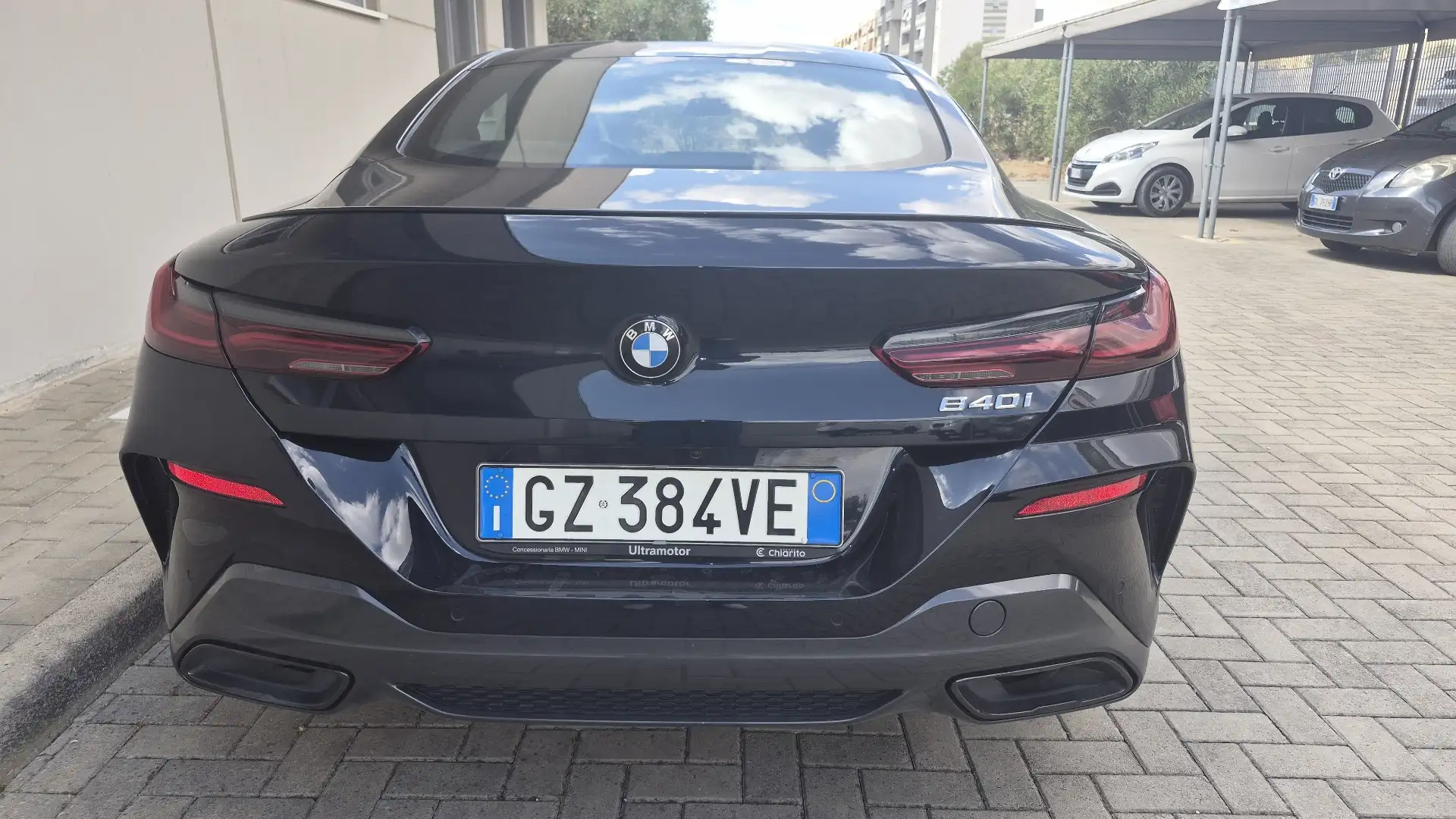 BMW 8 Series 2025 블랙 사진 6