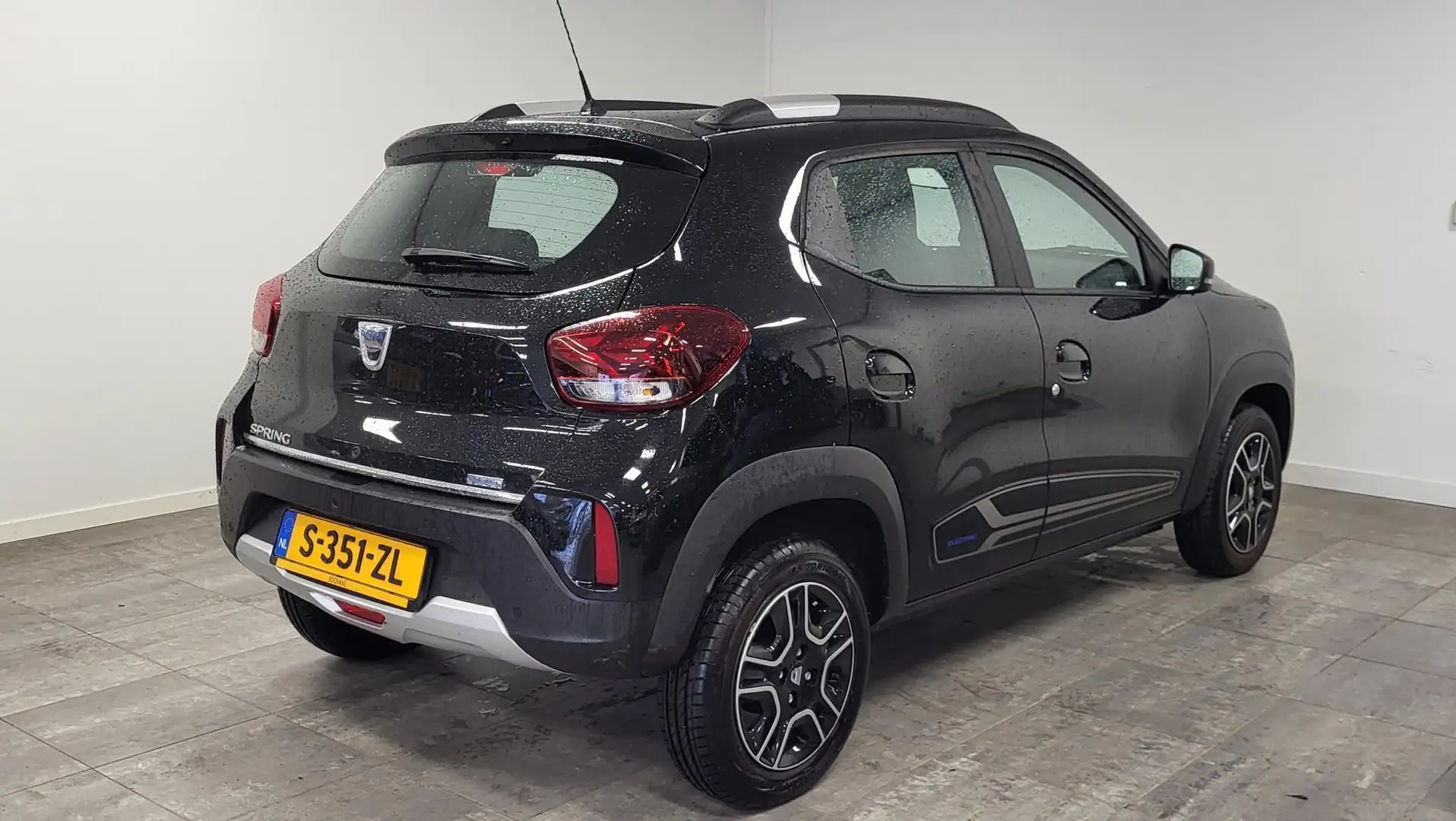 Dacia Spring Essential 27 kWh Zwart - 2