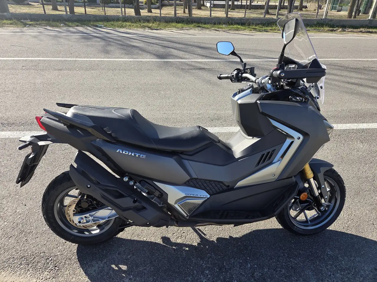 Sym ADX 400