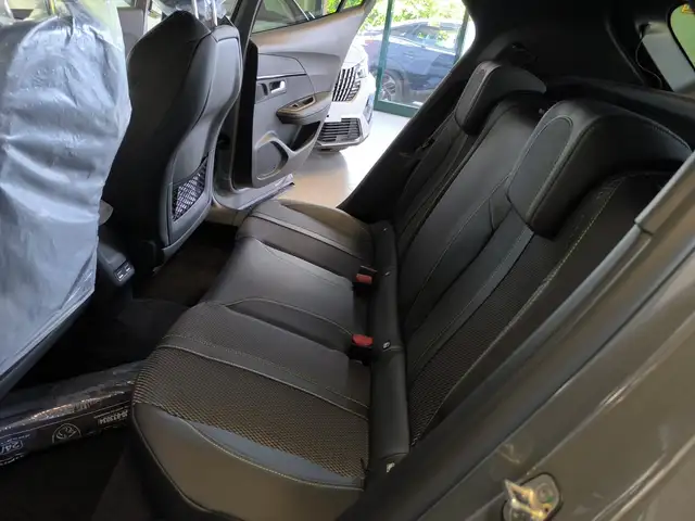 Peugeot 2008 view 14