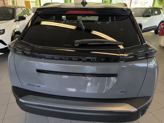 Peugeot 2008 view 8