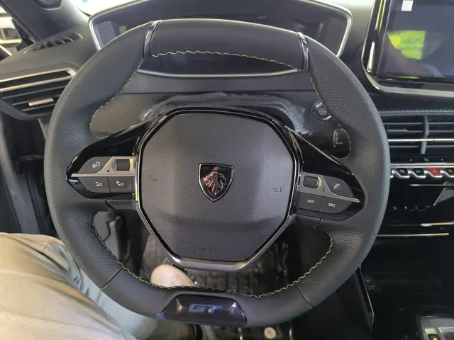 Peugeot 2008 view 15