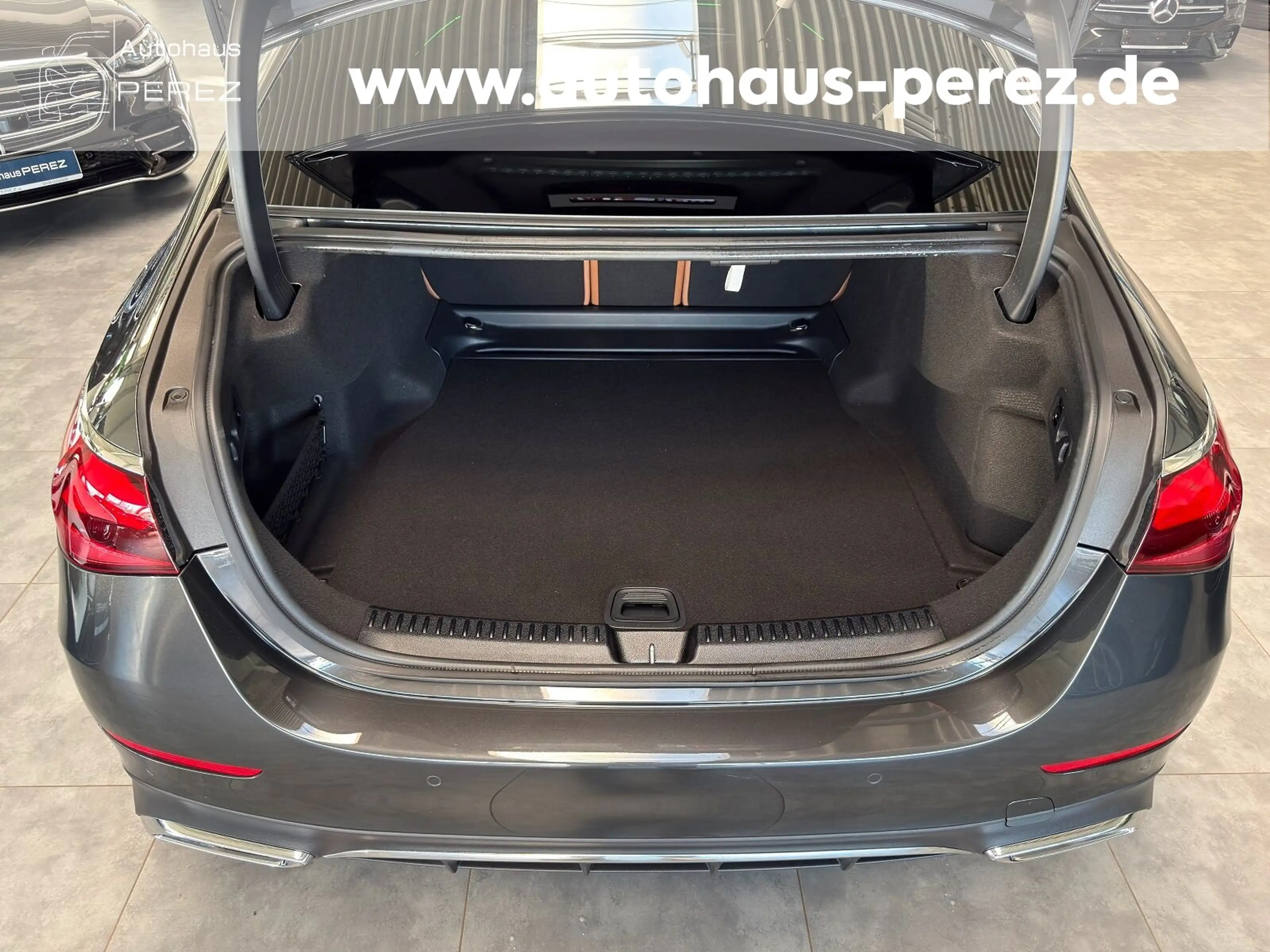 Mercedes-Benz E 450 E 450 4M AMG PREMIUM PANORAMA-SITZKLIMA- 360- 4D — photo 15