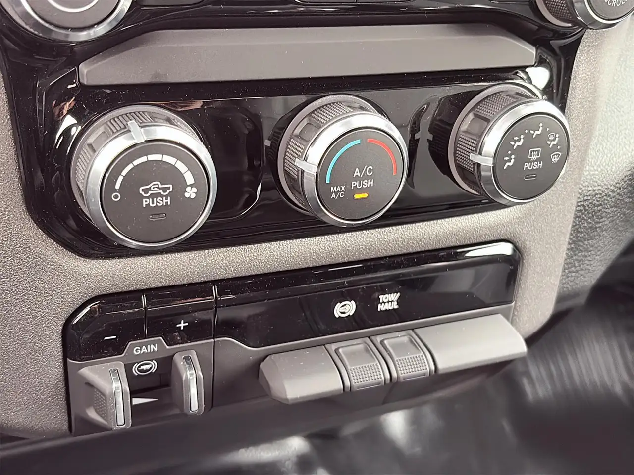 RAM 2500 снимка RAM 2500