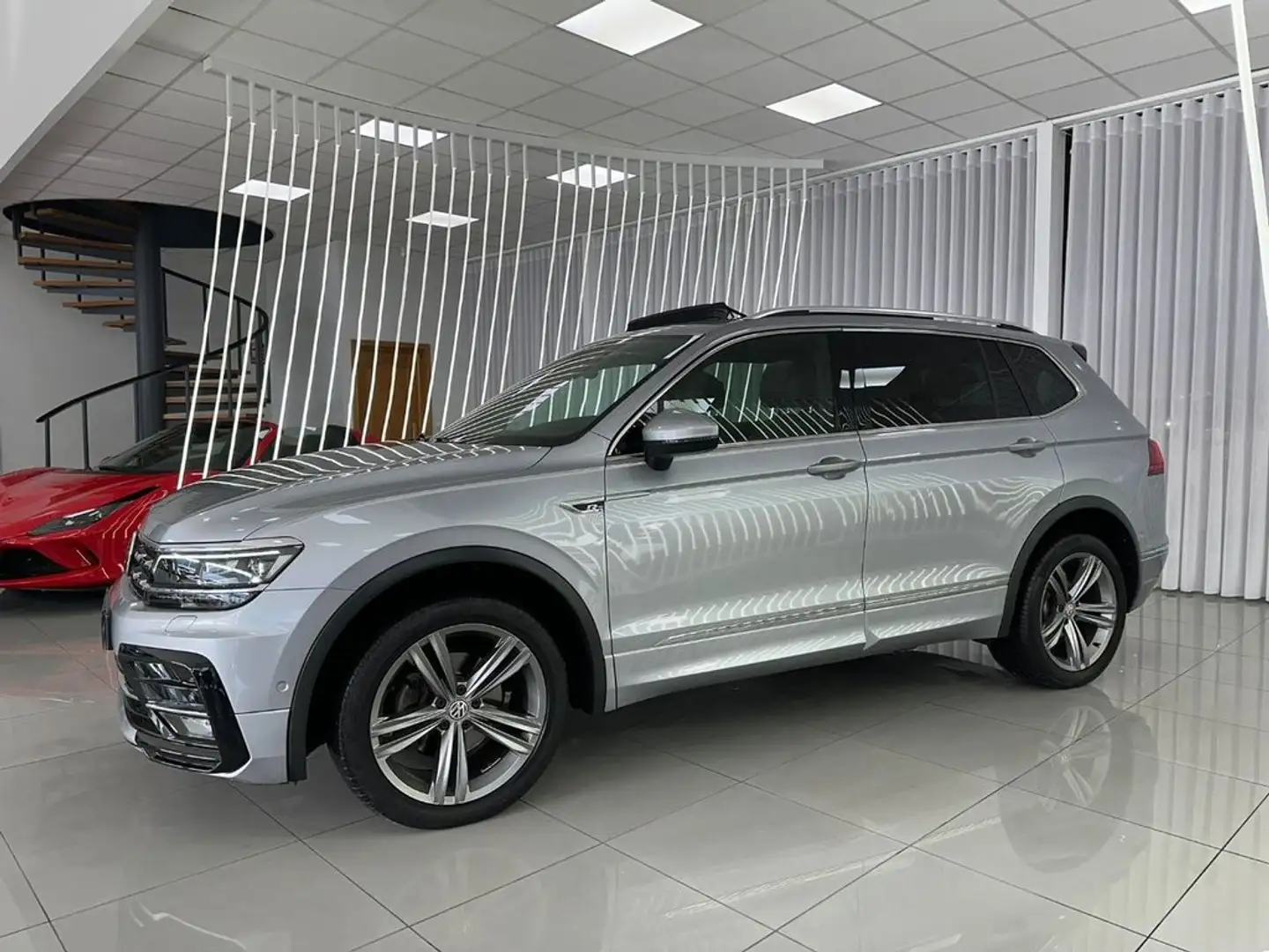 Volkswagen Tiguan Allspace Sport 2.0 TDI 110kW 150CV 4Motion DSG Gris - 2