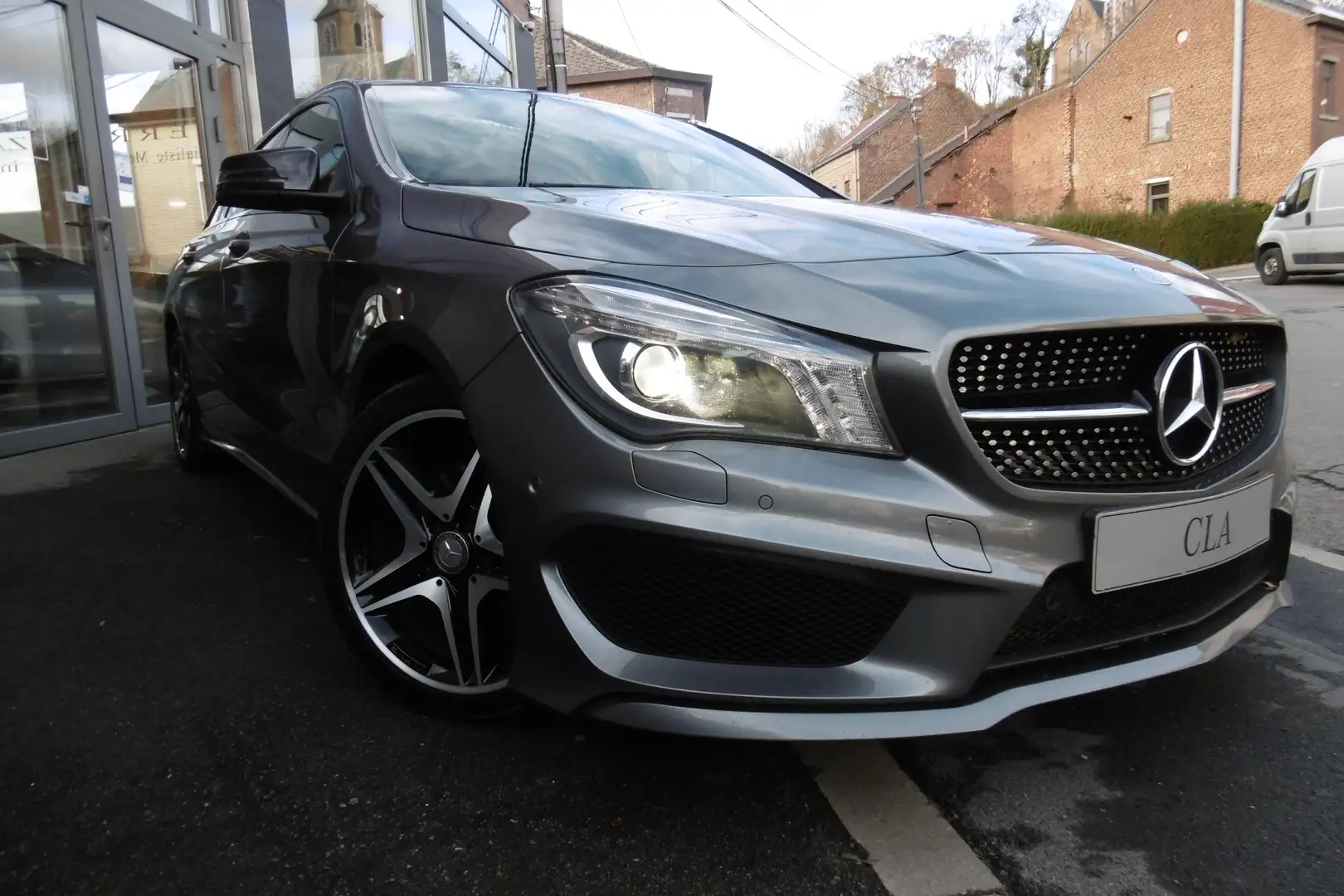 Mercedes-Benz CLA 200 CLA 200 d PACK AMG / PACK NIGHT Grau - 2