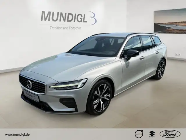 Volvo V60 Kombi R Design D4 Navi Autom. RFK PDC Klimaaut. LR
