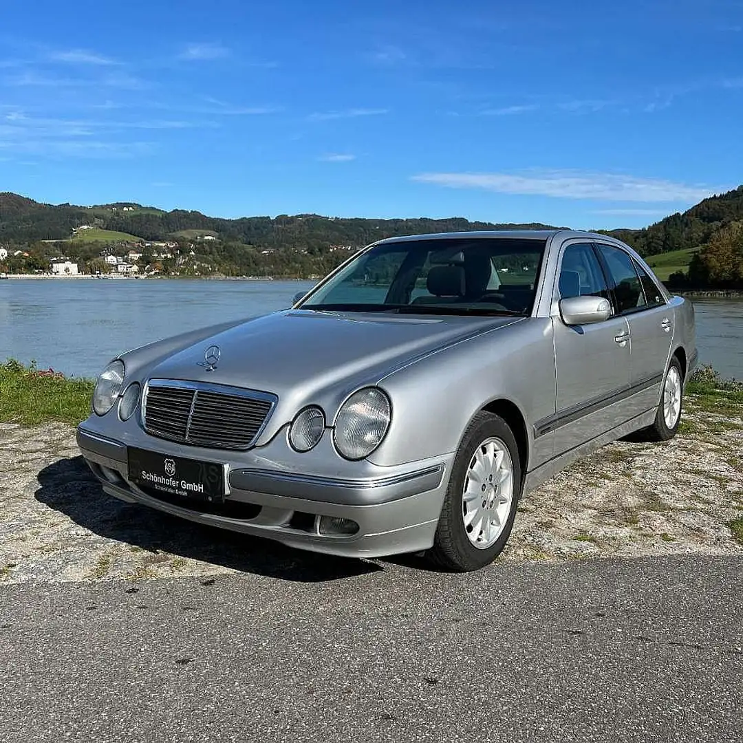 Mercedes-Benz E 270 Elegance CDI Srebrny - 1