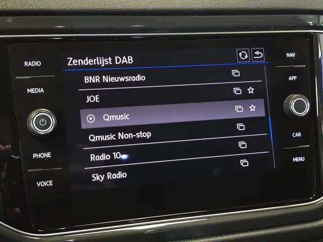 Volkswagen T-Roc view 24