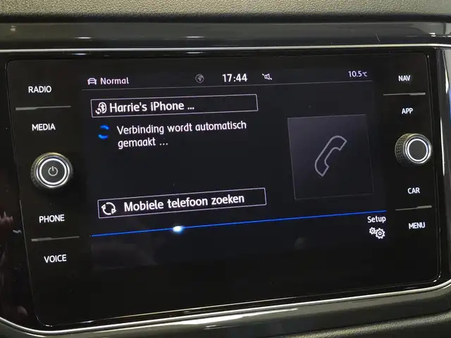 Volkswagen T-Roc view 25