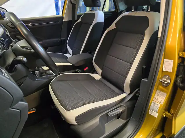 Volkswagen T-Roc view 29
