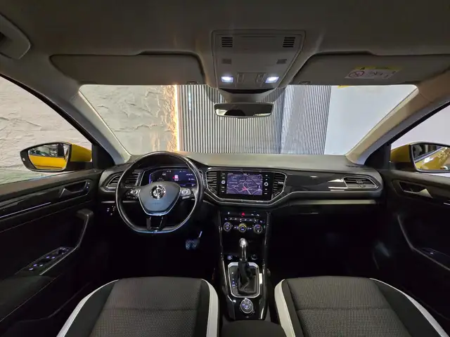 Volkswagen T-Roc view 14