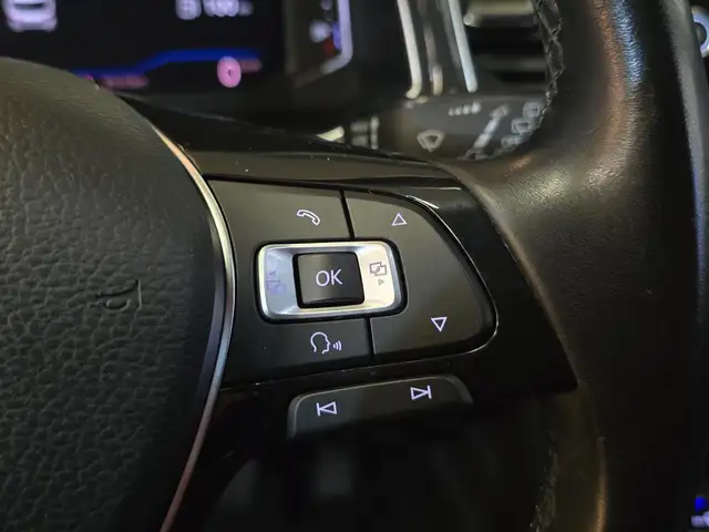 Volkswagen T-Roc view 21